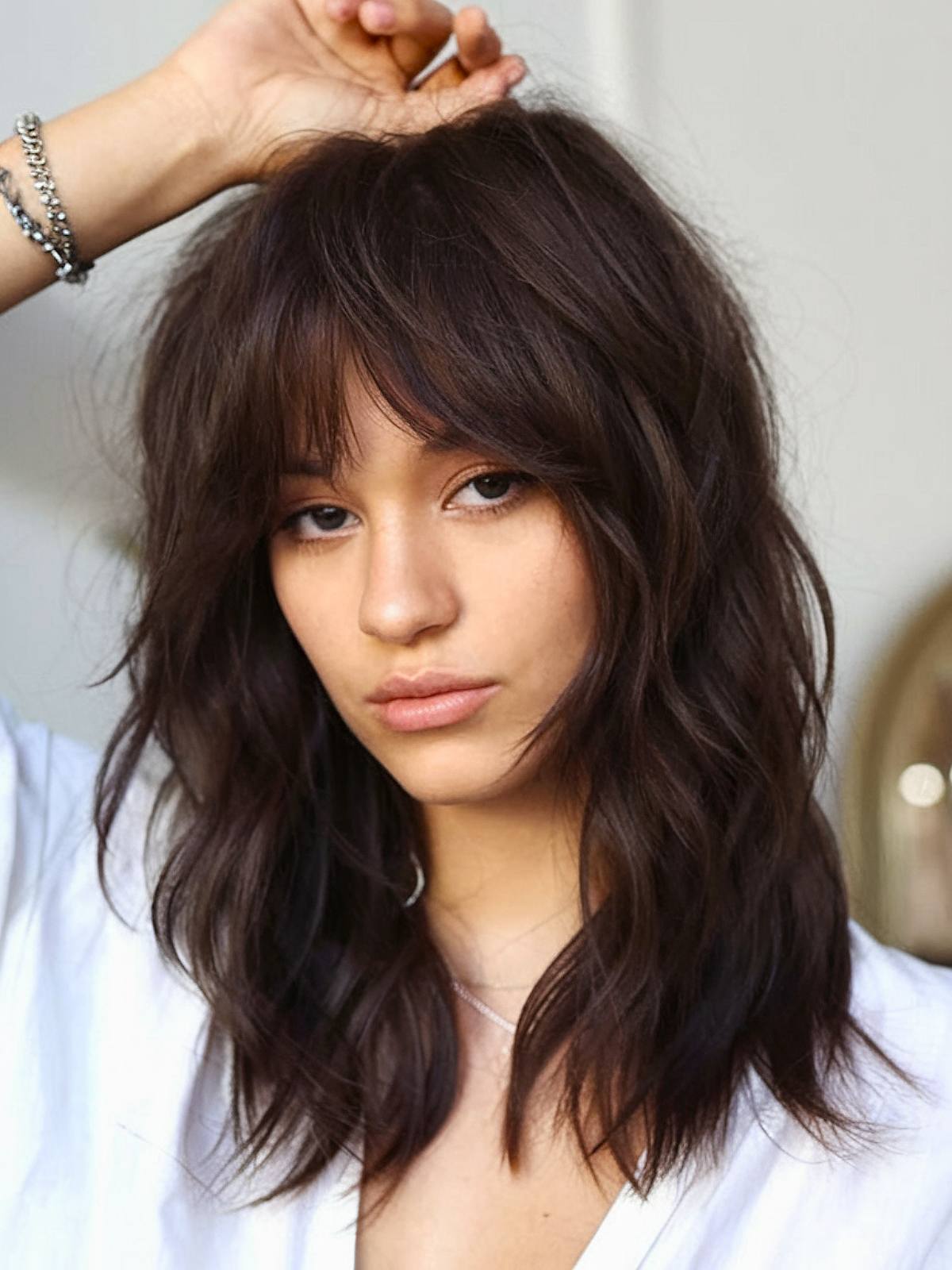 15+ Medium Shag Haircuts for a Dravish Aesthetic in 2025