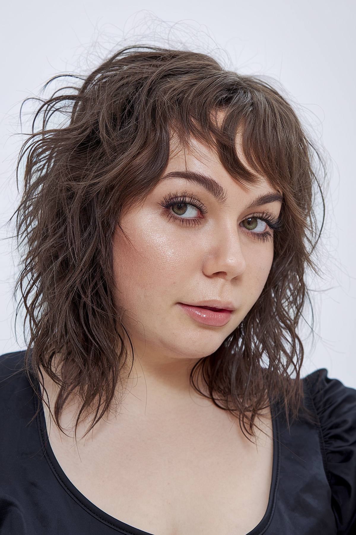 15+ Medium Shag Haircuts for a Dravish Aesthetic in 2025