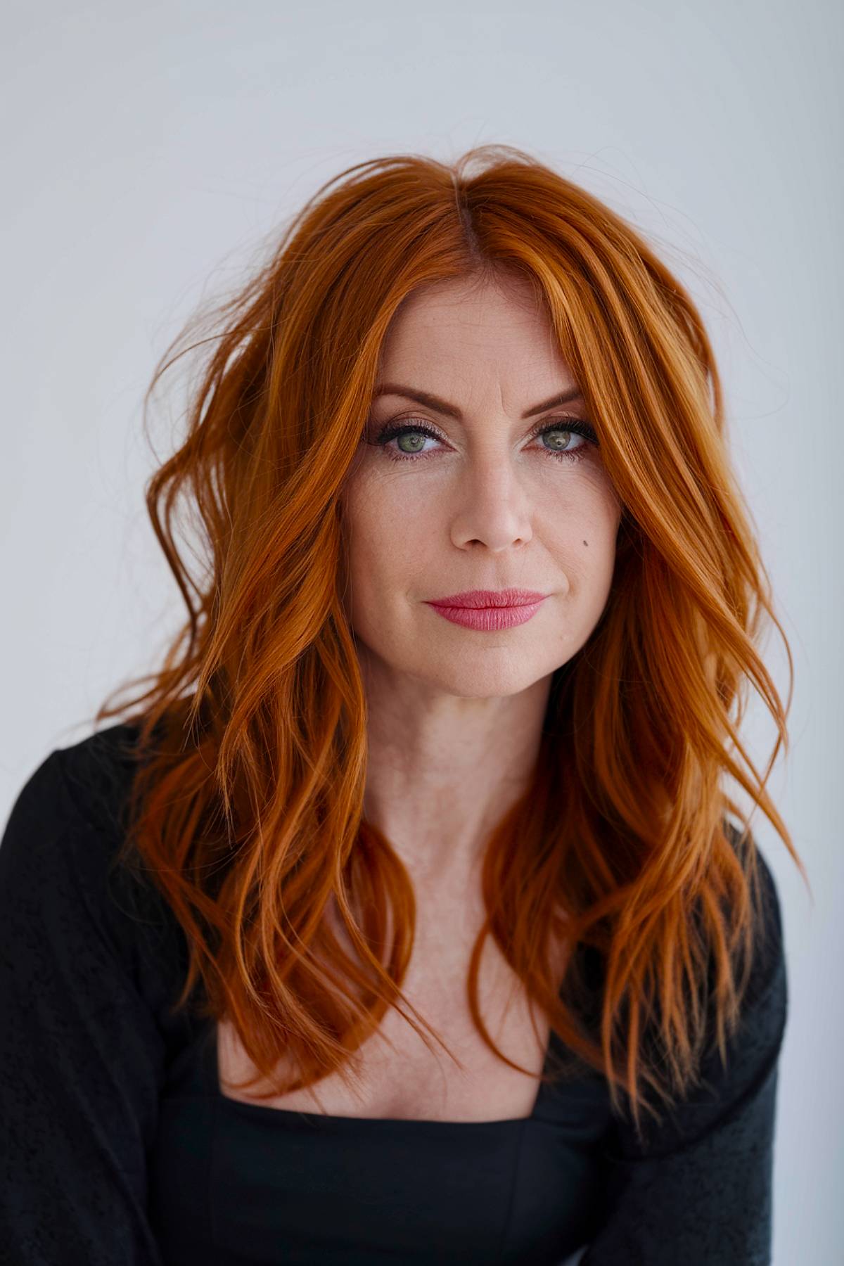 15+ Trendy Medium Shag Haircuts for Women Over 40 in 2025