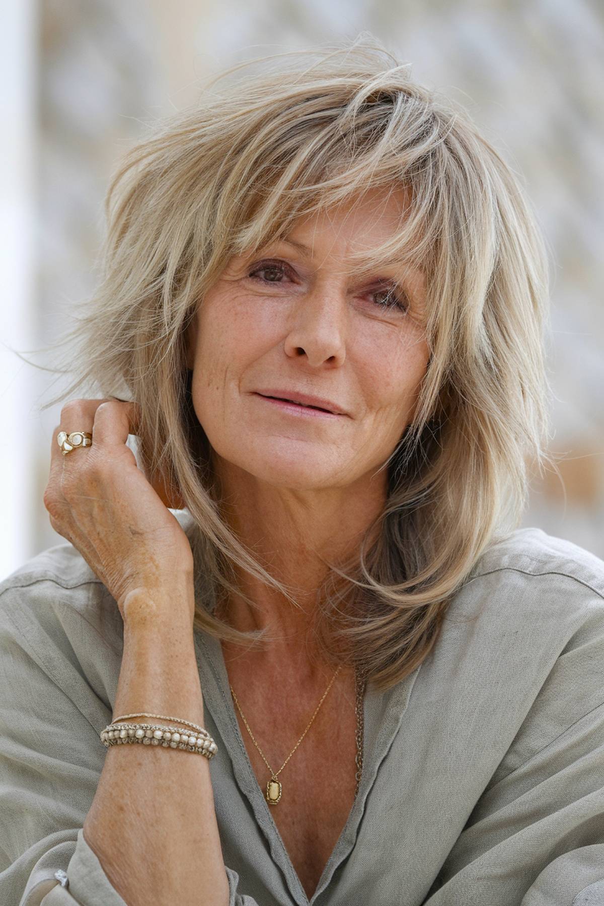 15+ Trendy Medium Shag Haircuts for Women Over 40 in 2025