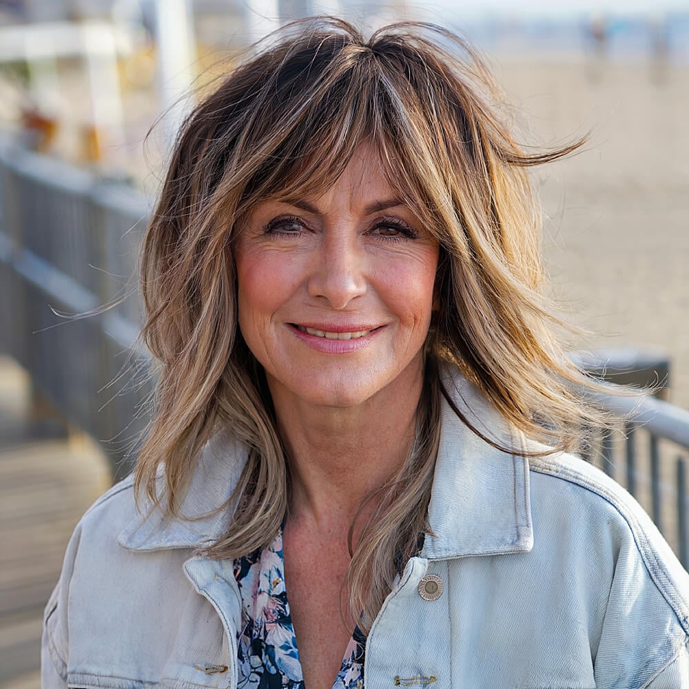 15+ Flattering Medium Shaggy Haircuts for Older Women in 2025