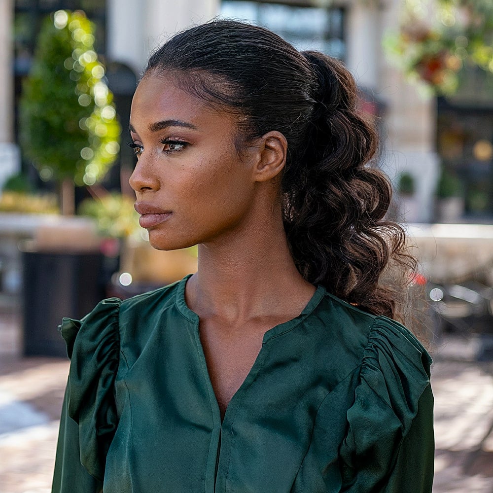 15+ Stylish Medium Hair Work Looks Women Are Copying in 2025