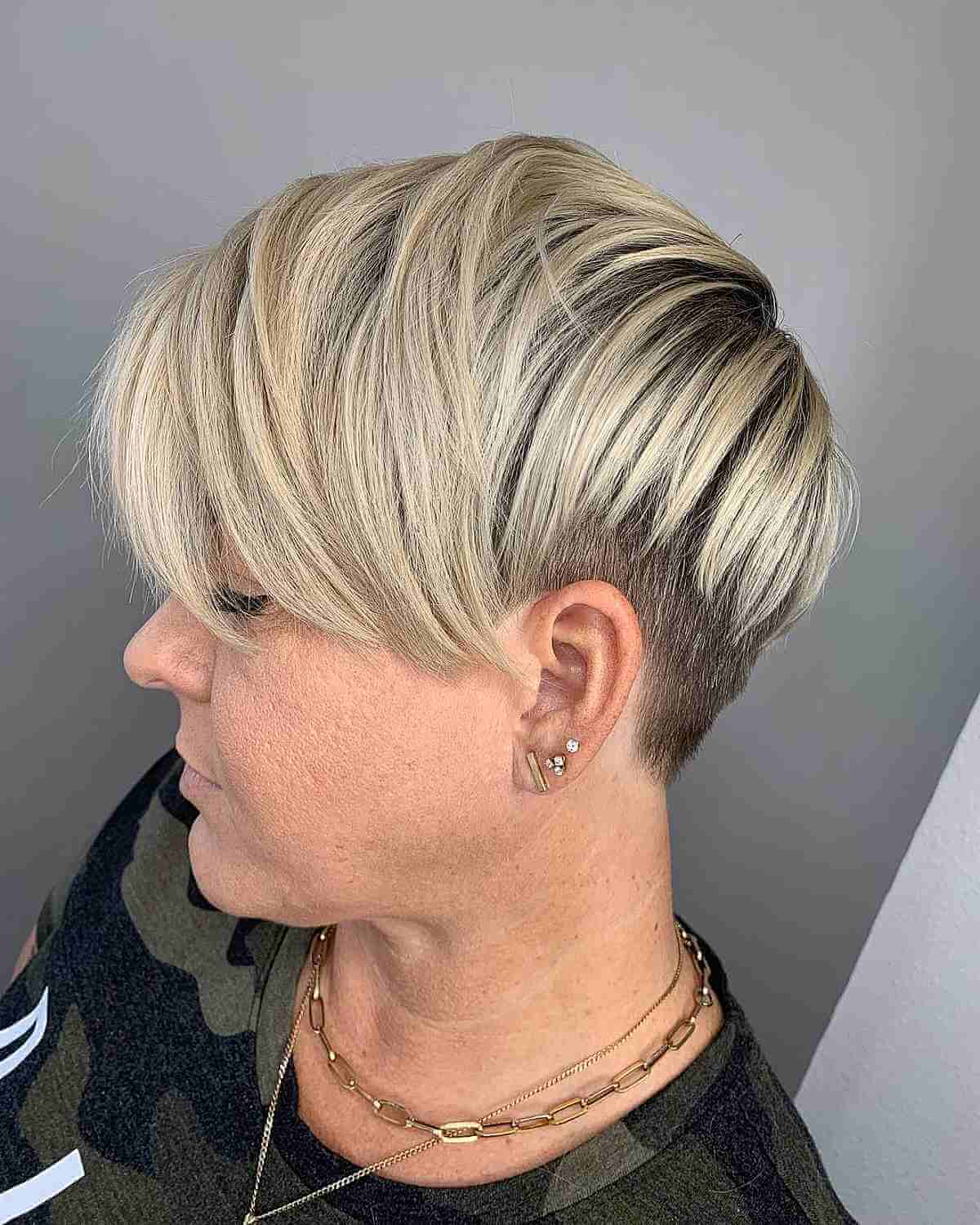 Top 50 Medium-Short Haircuts for Women Trending in 2025