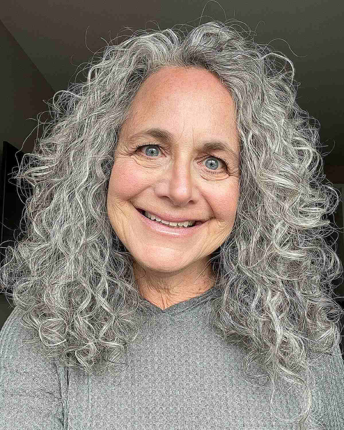 The Best Shoulder-Length Curly Hair Cuts & Styles in 2025