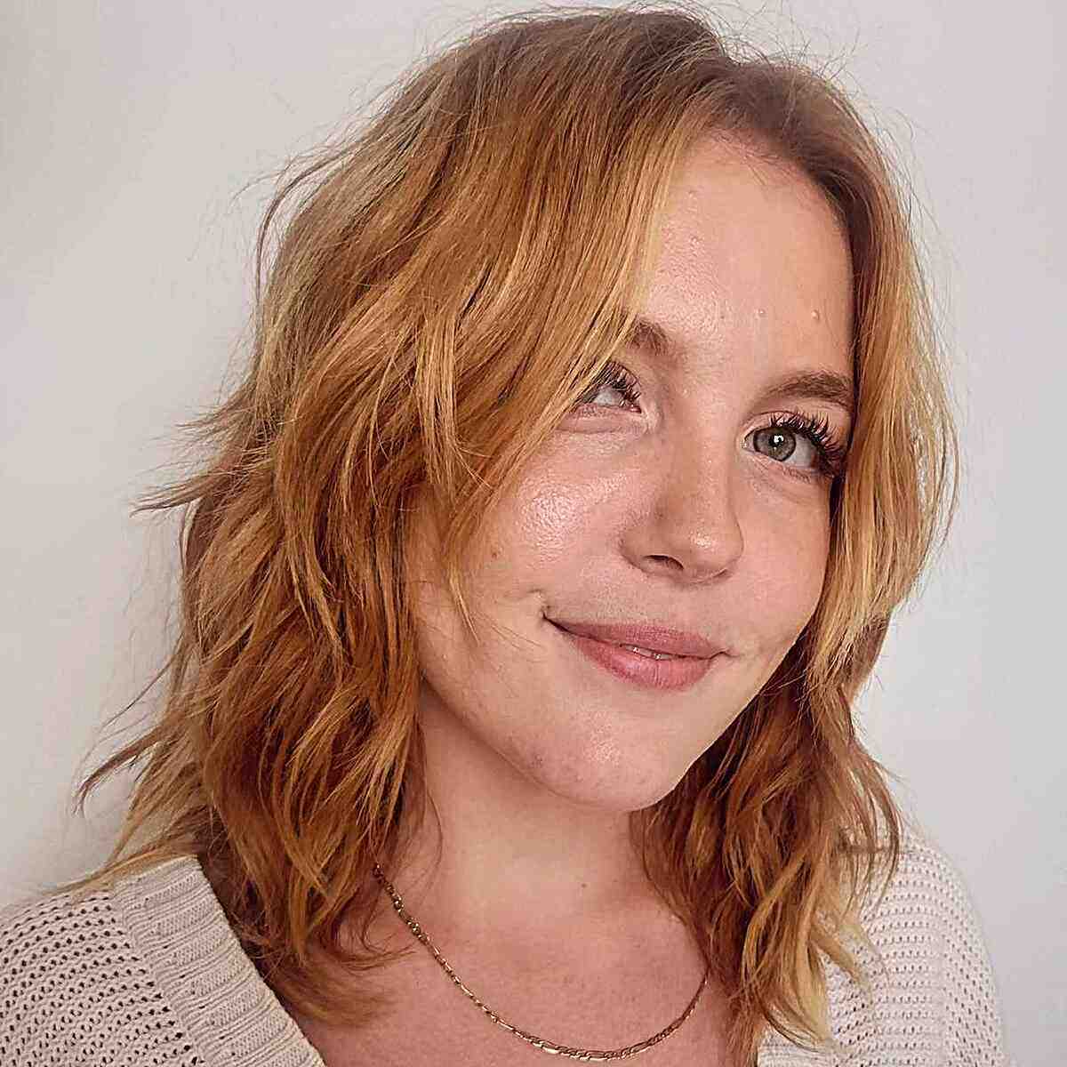 50 Best Medium Wavy Hairstyle Ideas of 2025