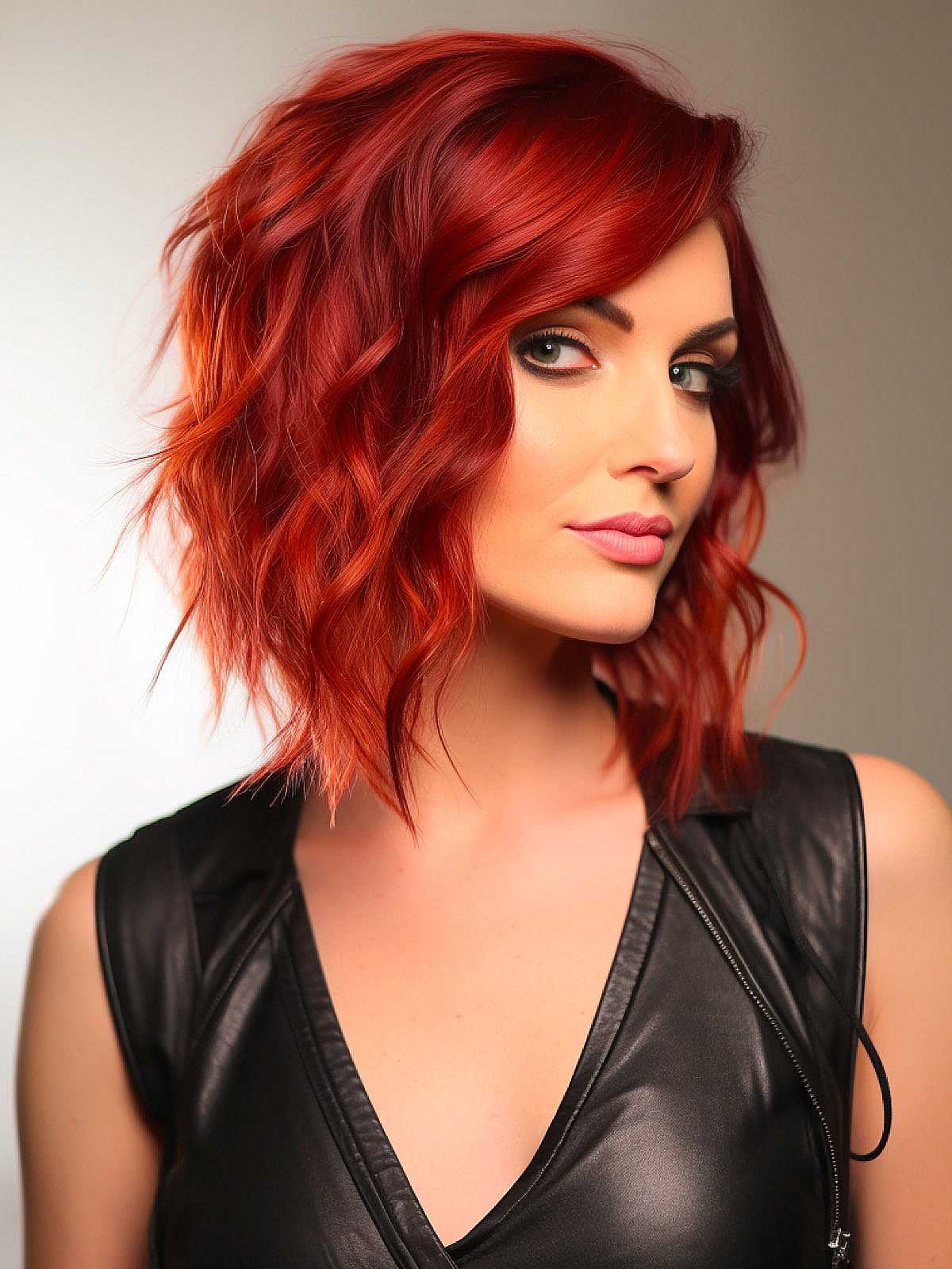 50 Best Medium Wavy Hairstyle Ideas of 2025