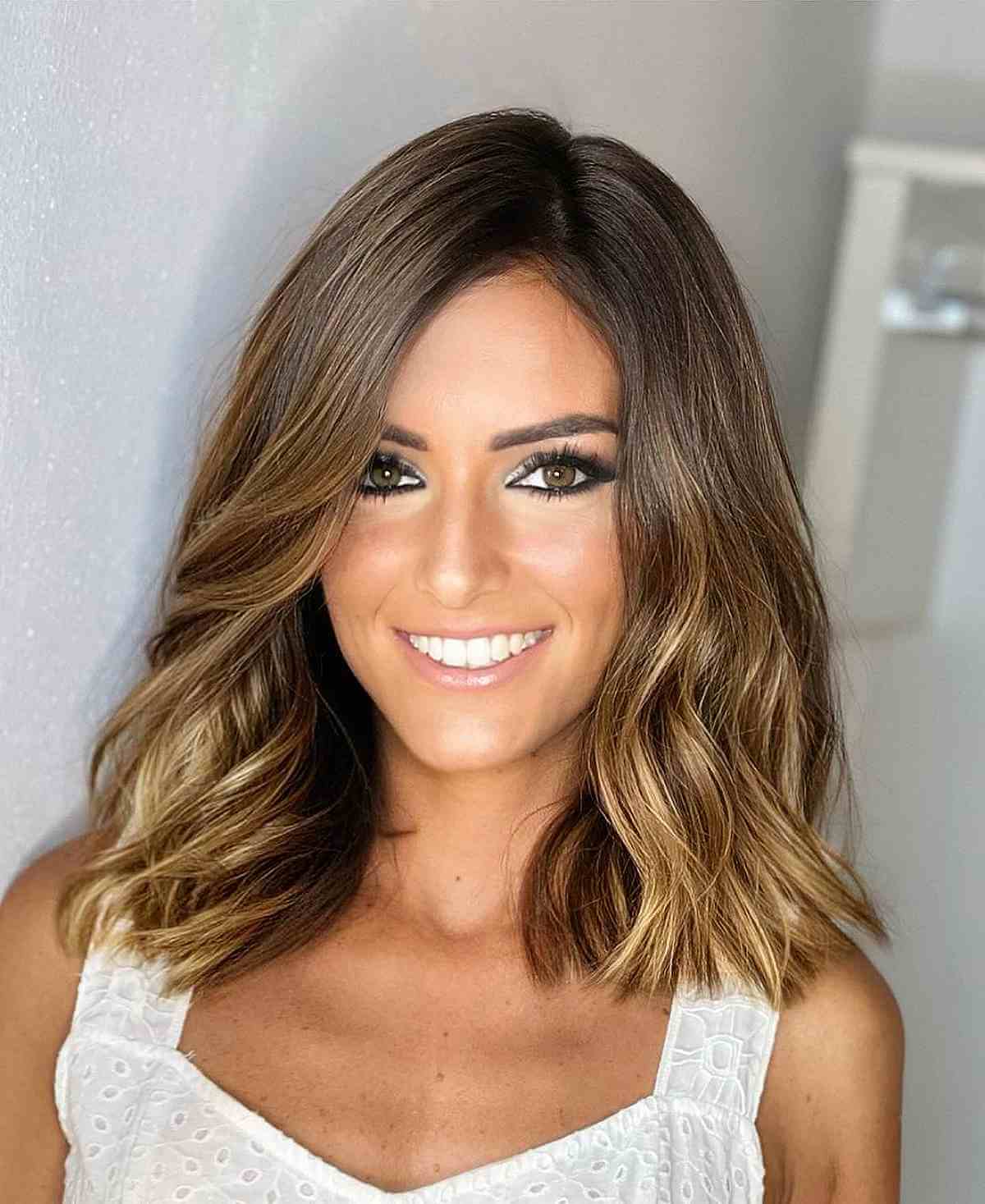 50 Best Medium Wavy Hairstyle Ideas of 2025