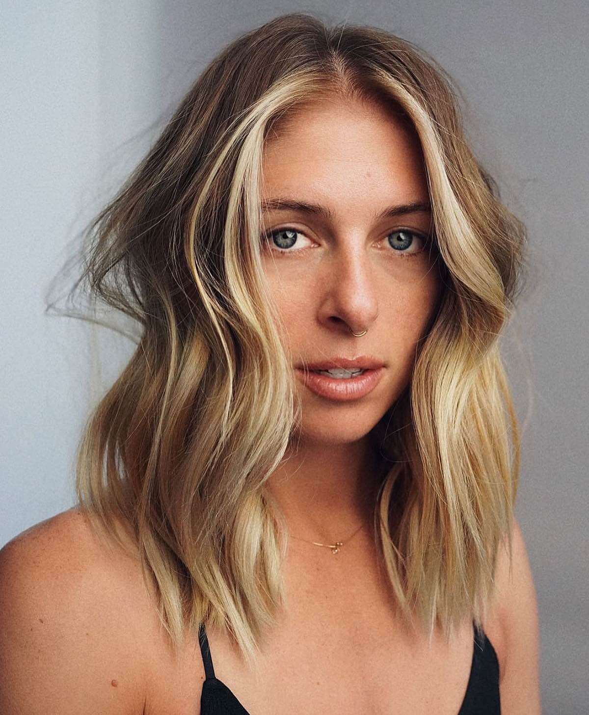 50 Best Medium Wavy Hairstyle Ideas of 2025
