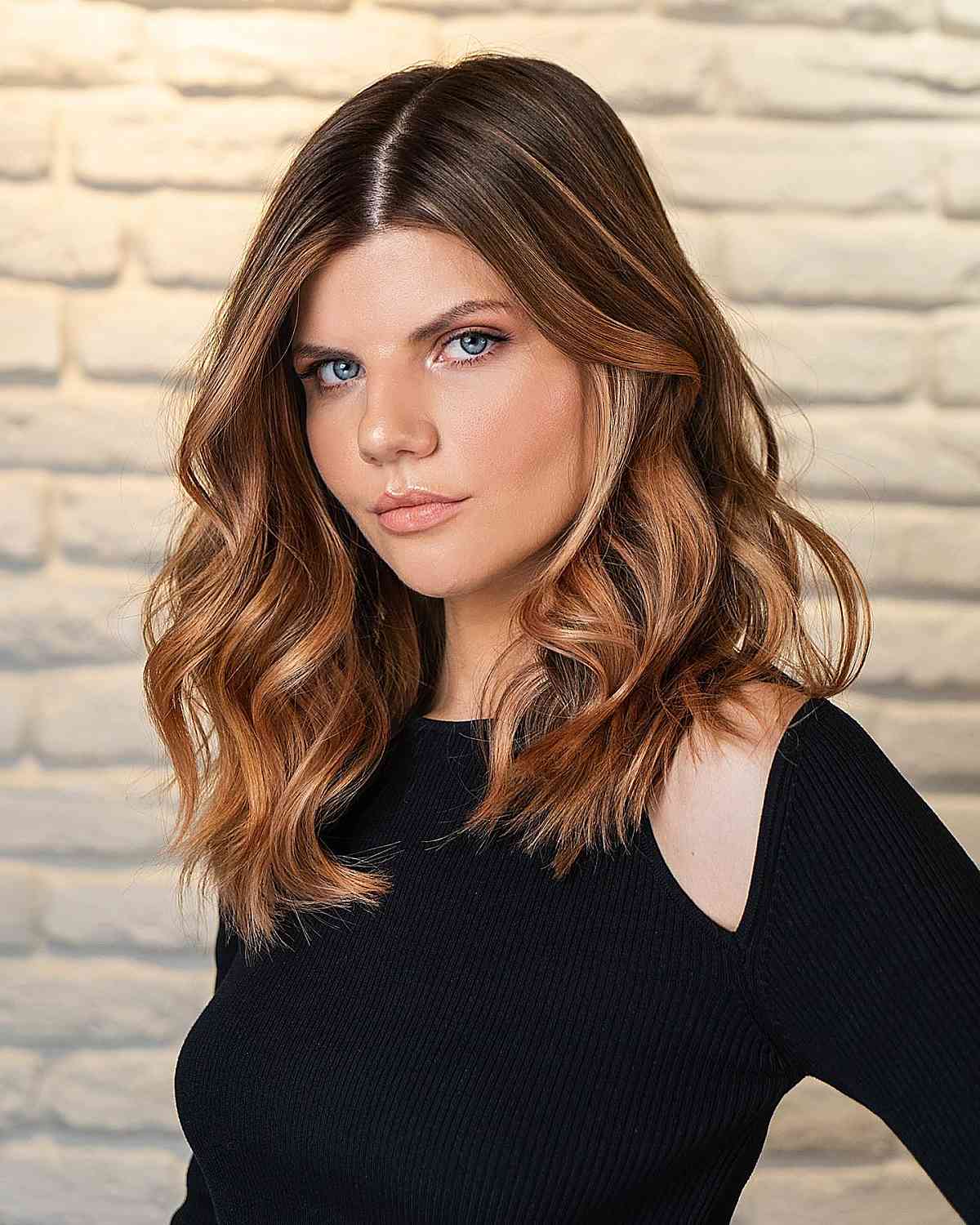 50 Best Medium Wavy Hairstyle Ideas of 2025