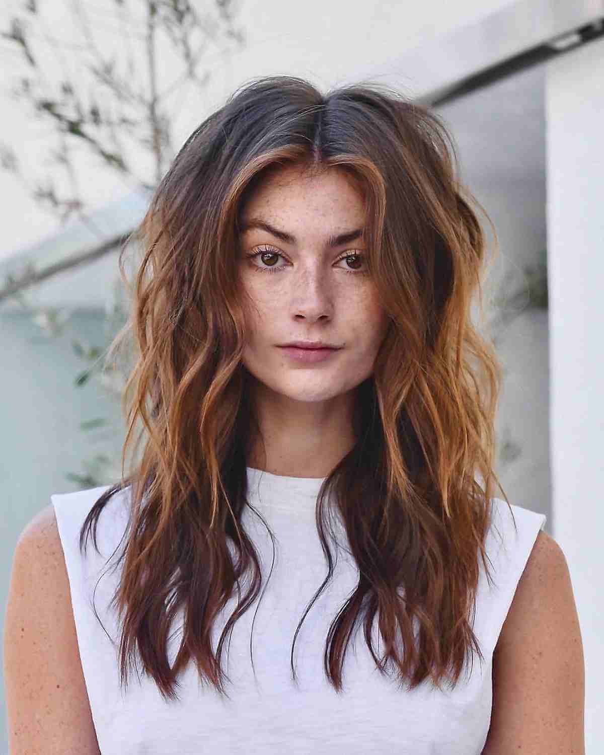 50 Best Medium Wavy Hairstyle Ideas of 2025