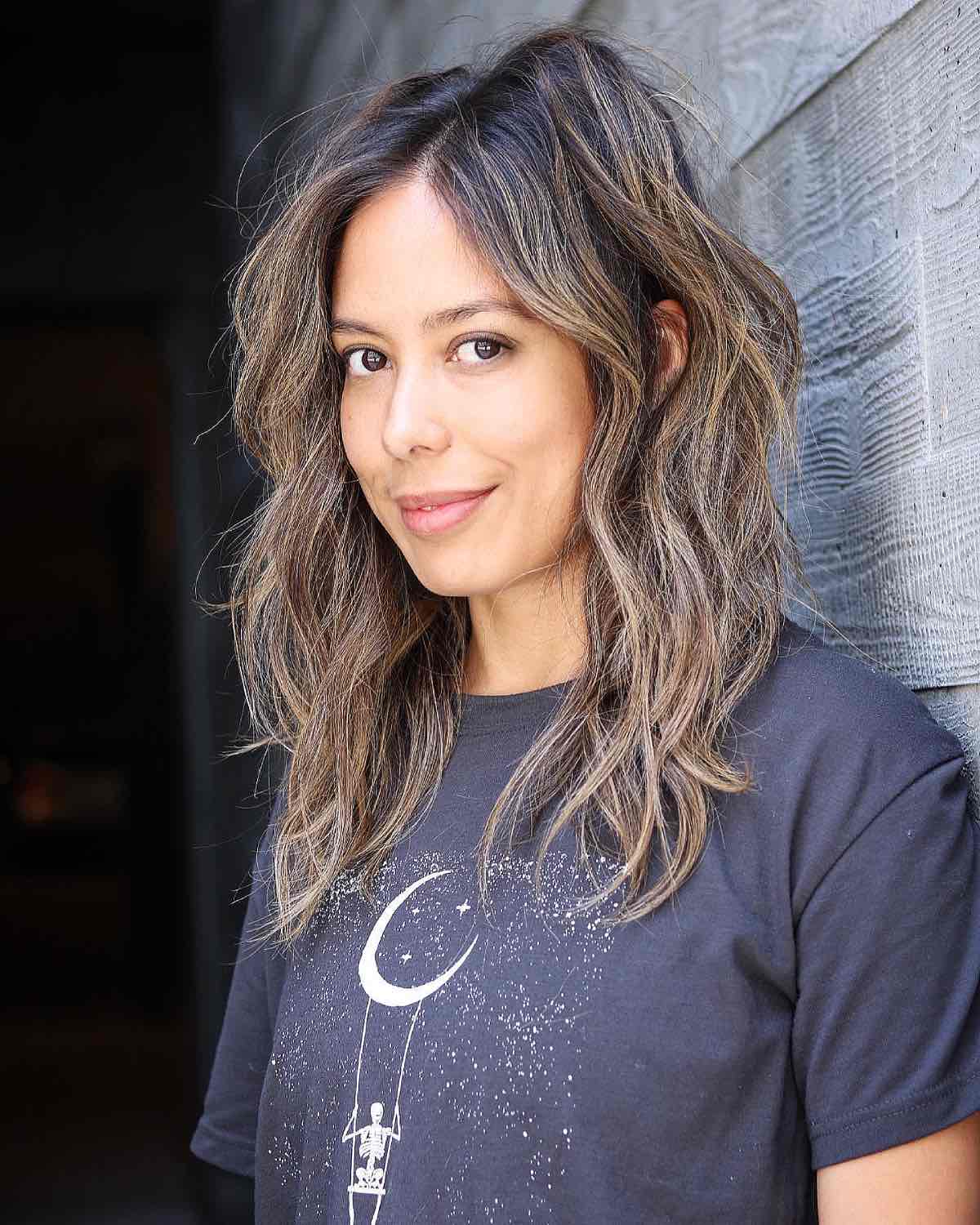 50 Best Medium Wavy Hairstyle Ideas of 2025