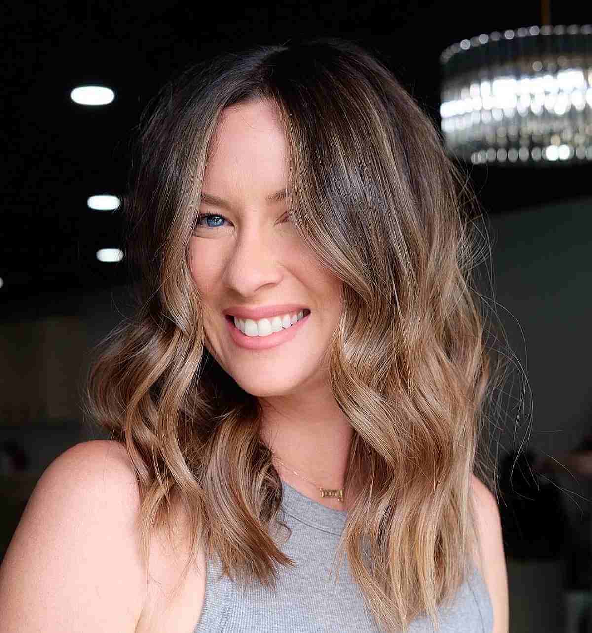 50 Best Medium Wavy Hairstyle Ideas of 2025