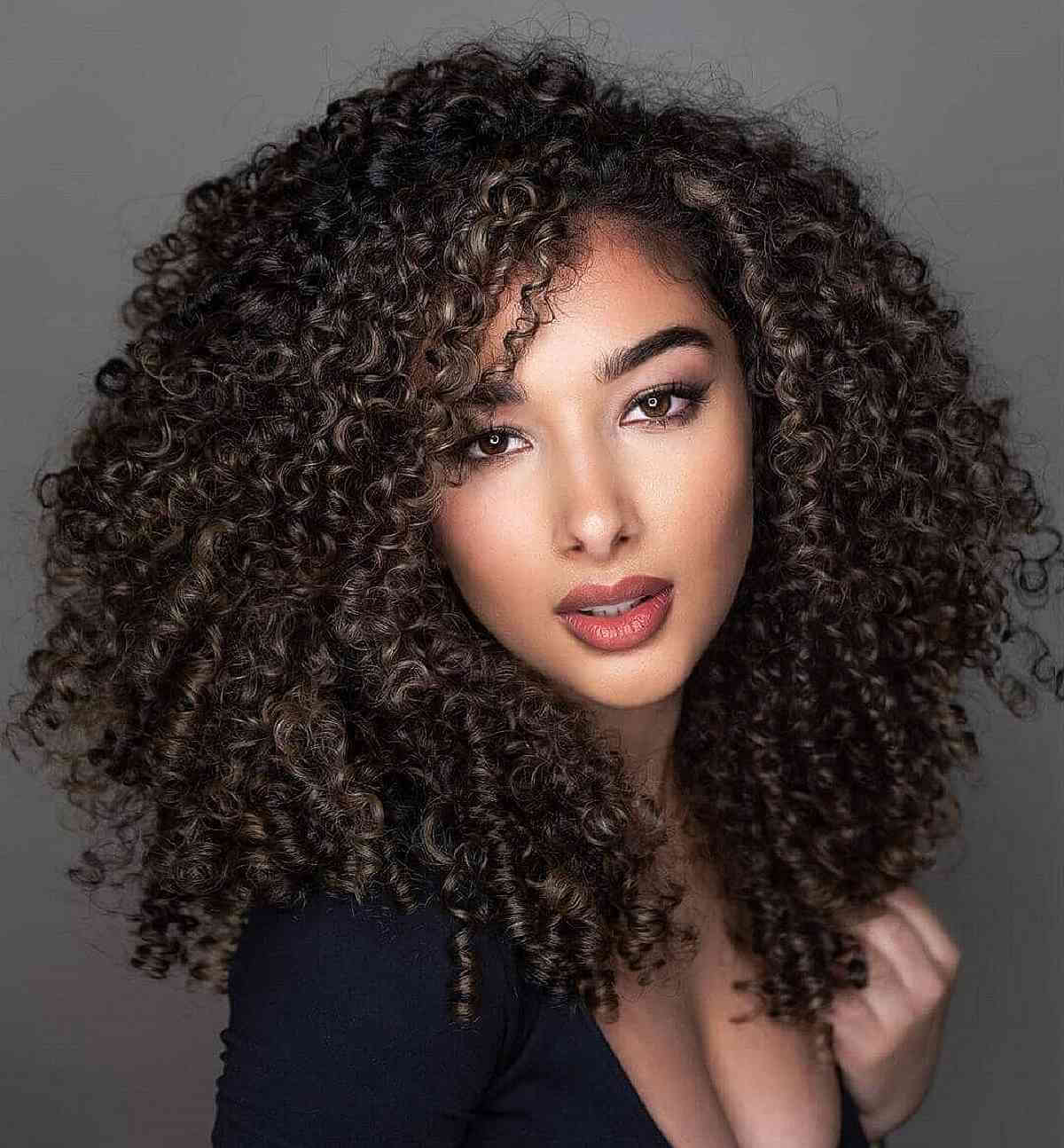 50 Best Medium Wavy Hairstyle Ideas of 2025