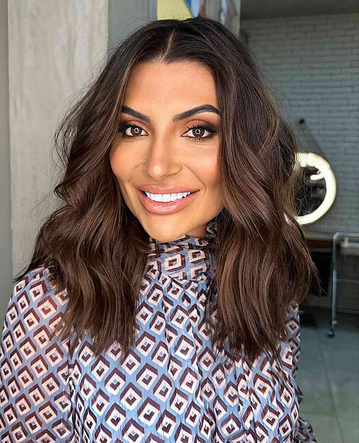 50 Best Medium Wavy Hairstyle Ideas of 2025