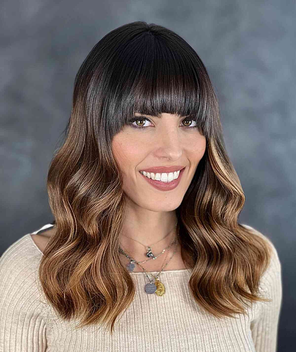 50 Best Medium Wavy Hairstyle Ideas of 2025