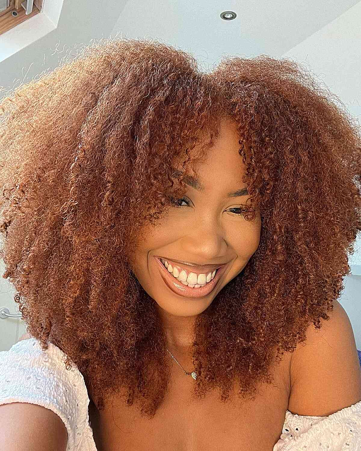 90 Best Medium-Length Hairstyles for Thick Hair to Feel Lighter