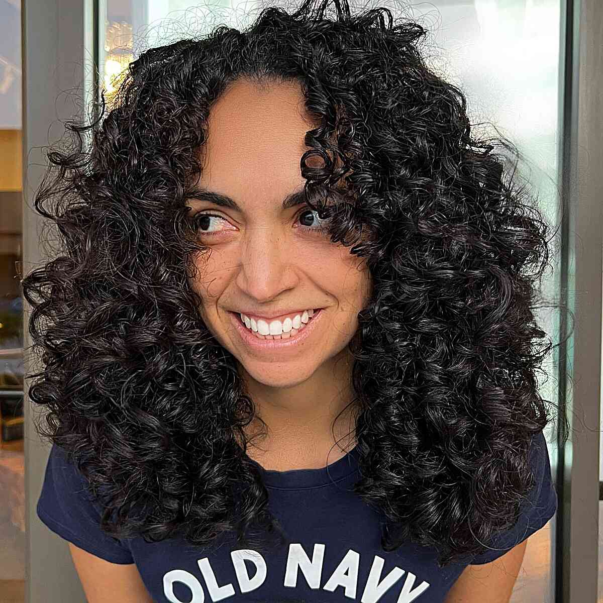 90 Best Medium-Length Hairstyles for Thick Hair to Feel Lighter