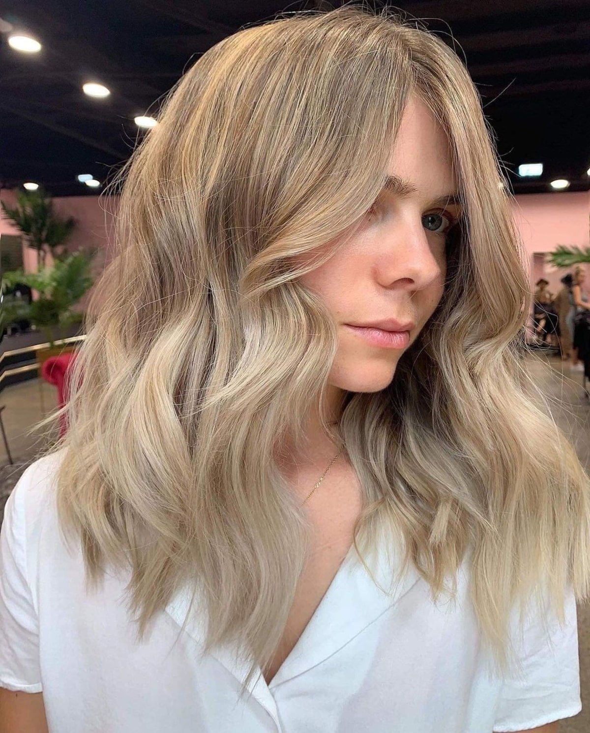 90 Best Medium-Length Hairstyles for Thick Hair to Feel Lighter