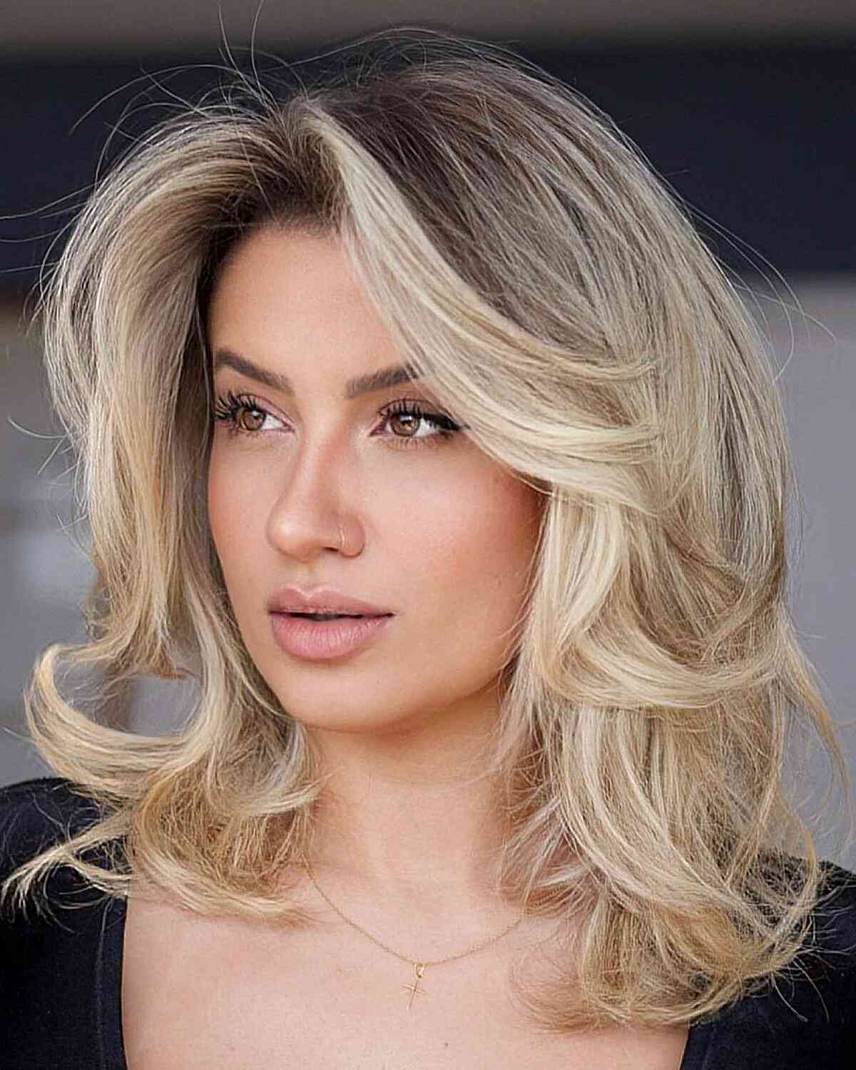 53 Perfect Medium-Length Hairstyles for Square Faces in 2025
