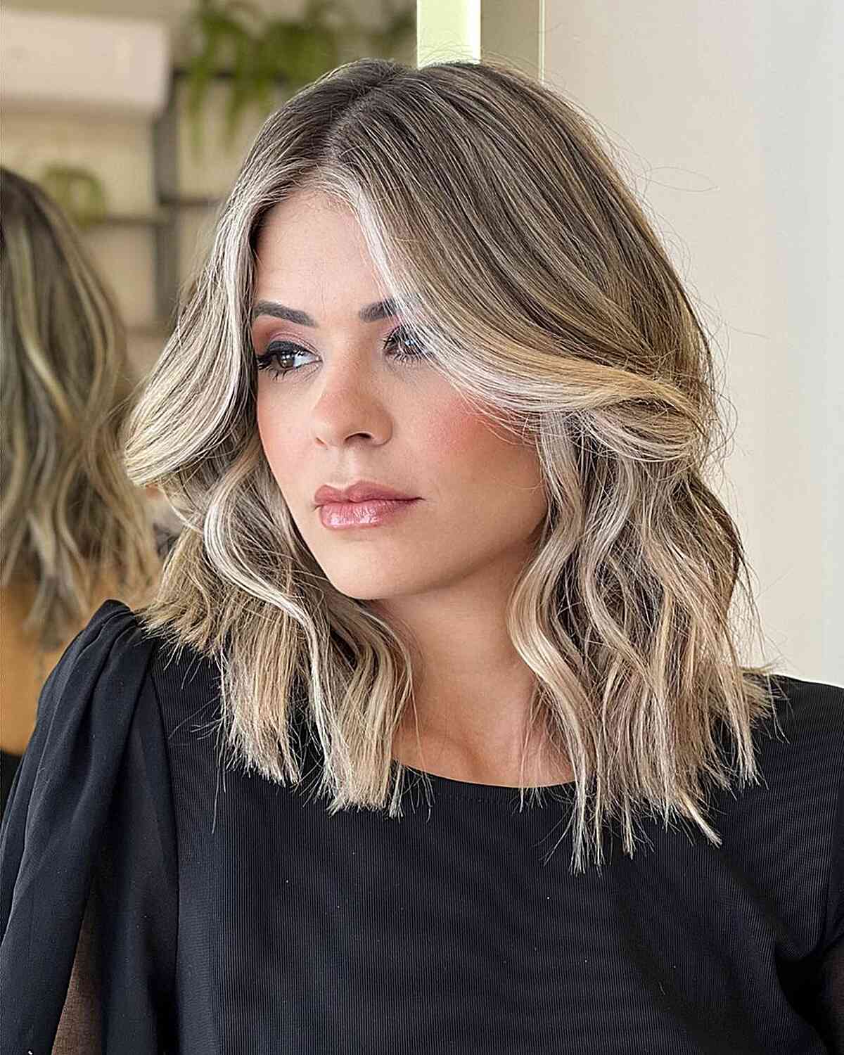 53 Perfect Medium-Length Hairstyles for Square Faces in 2025