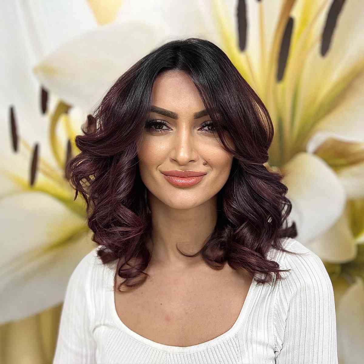 53 Perfect Medium-Length Hairstyles for Square Faces in 2025
