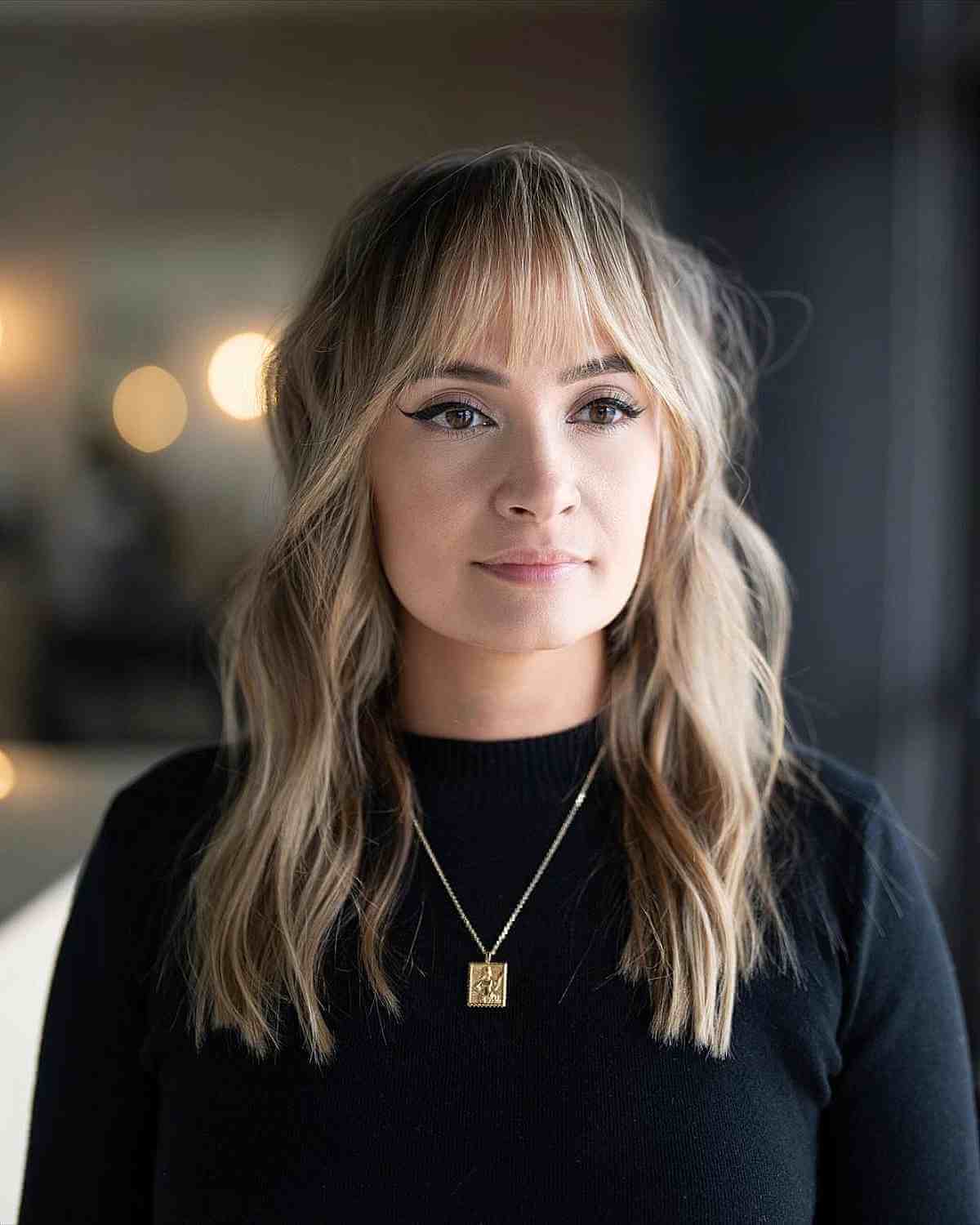 53 Perfect Medium-Length Hairstyles for Square Faces in 2025