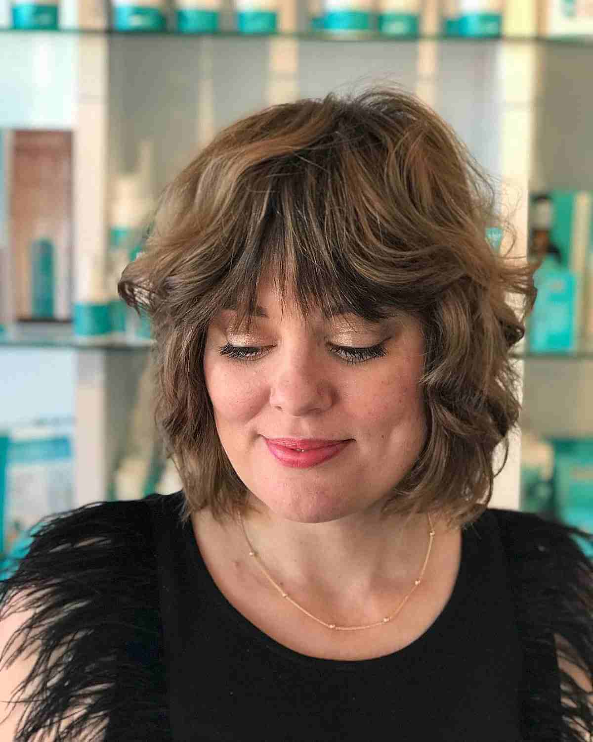 53 Perfect Medium-Length Hairstyles for Square Faces in 2025