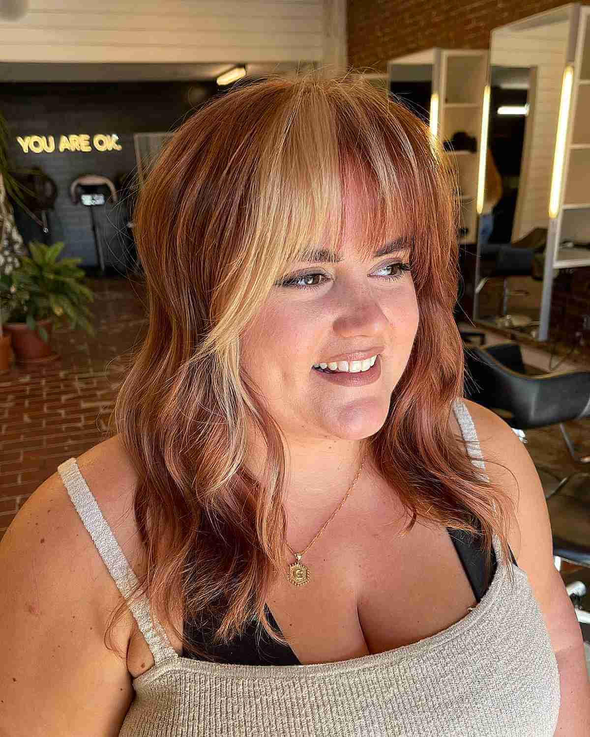 45 Flattering Medium Hairstyles for Round Faces in 2025