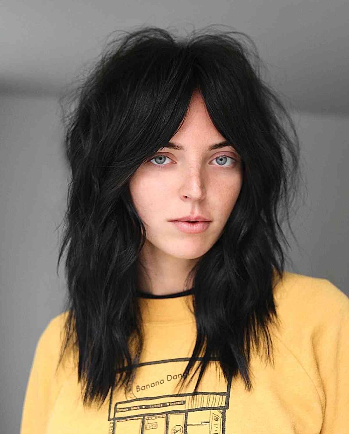 The Top 33 Medium Hairstyles For Oval Faces in 2025