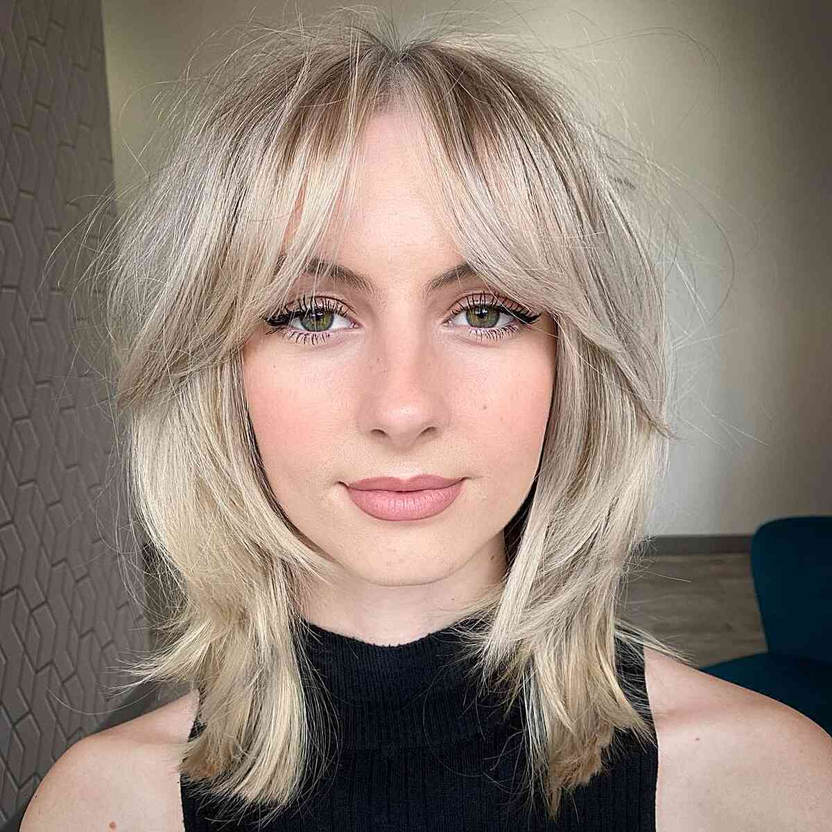 The Top 33 Medium Hairstyles For Oval Faces in 2025