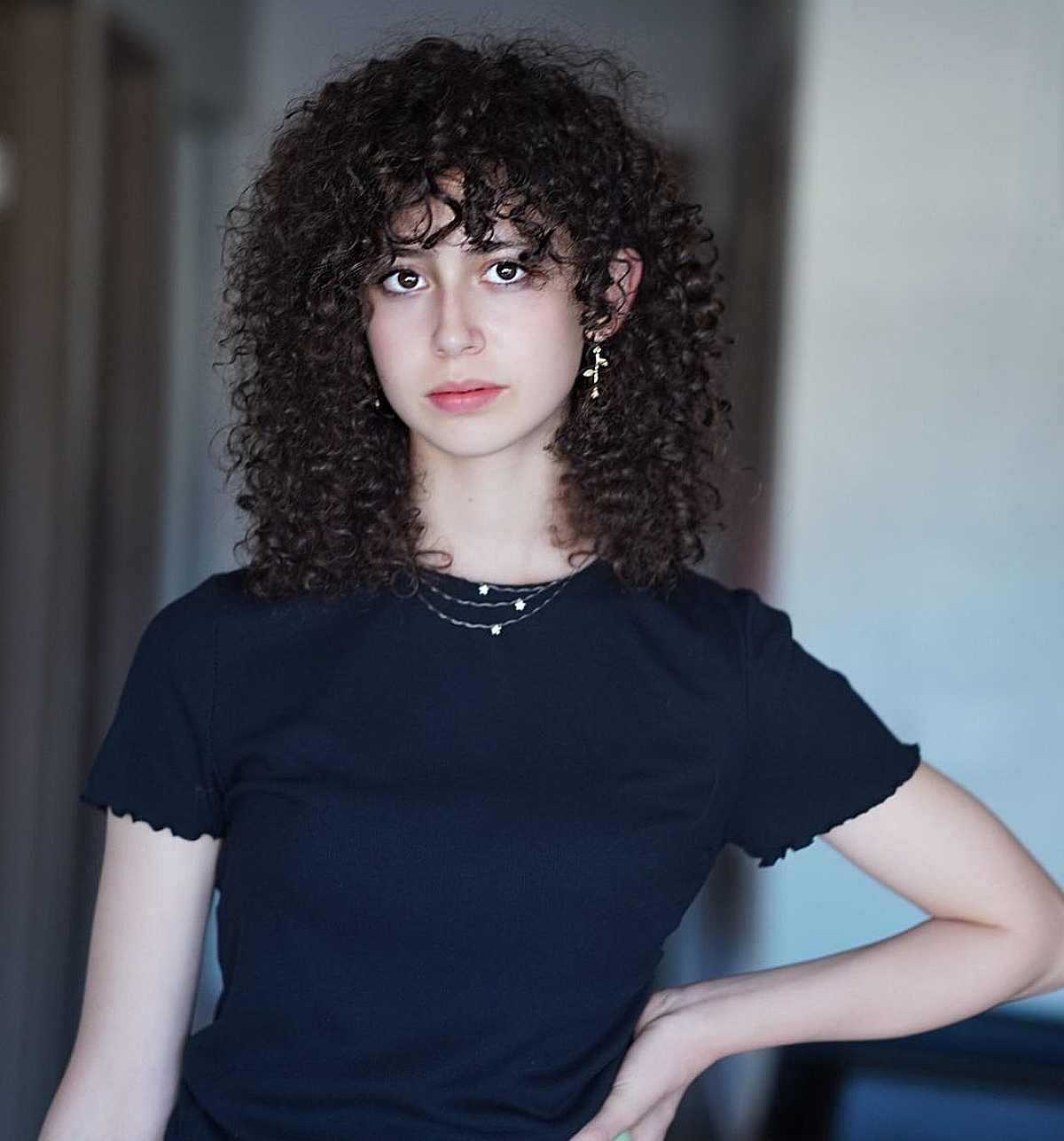 63 Best Medium-Length Hair with Bangs for An Instant Makeover