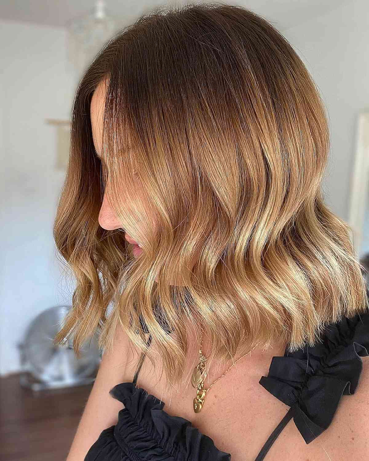 100+ Cute & Easy Shoulder-Length Haircuts for 2025