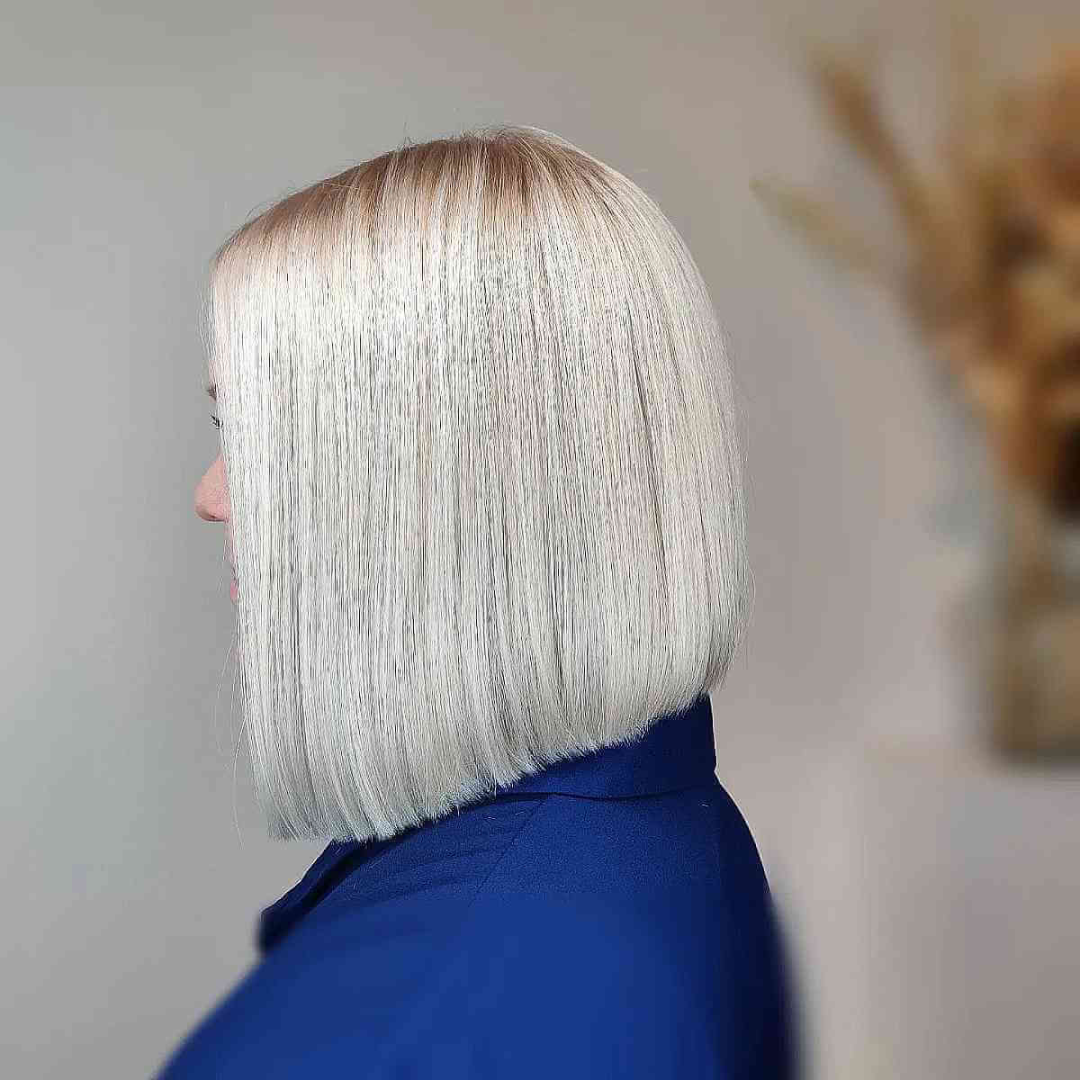 100+ Cute & Easy Shoulder-Length Haircuts for 2025