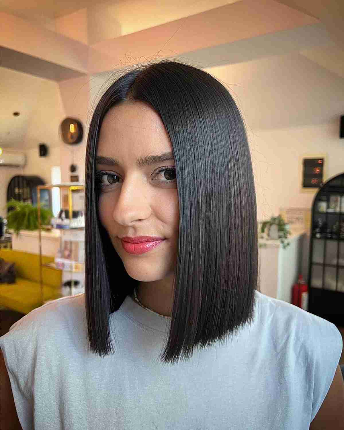 100+ Cute & Easy Shoulder-Length Haircuts for 2025
