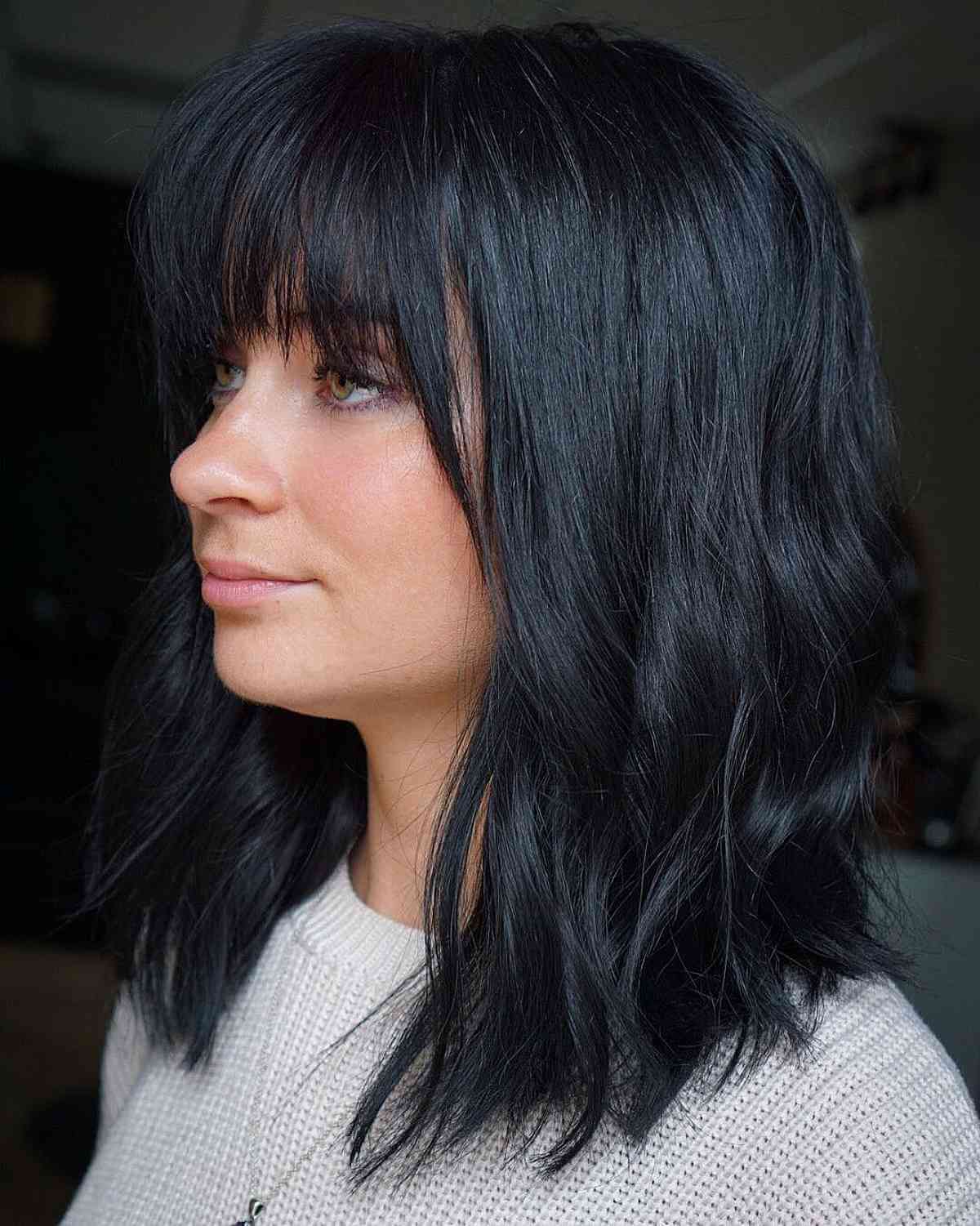 100+ Cute & Easy Shoulder-Length Haircuts for 2025