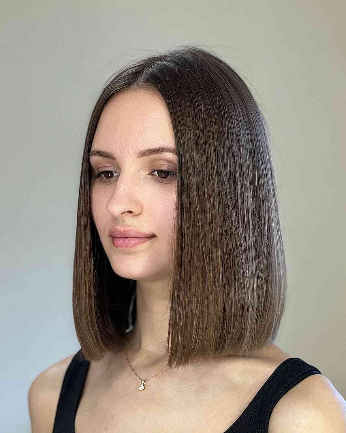 100+ Cute & Easy Shoulder-Length Haircuts for 2025