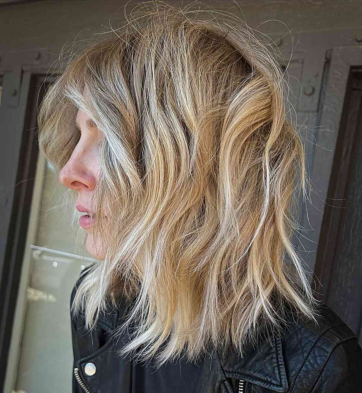 100+ Cute & Easy Shoulder-Length Haircuts for 2025
