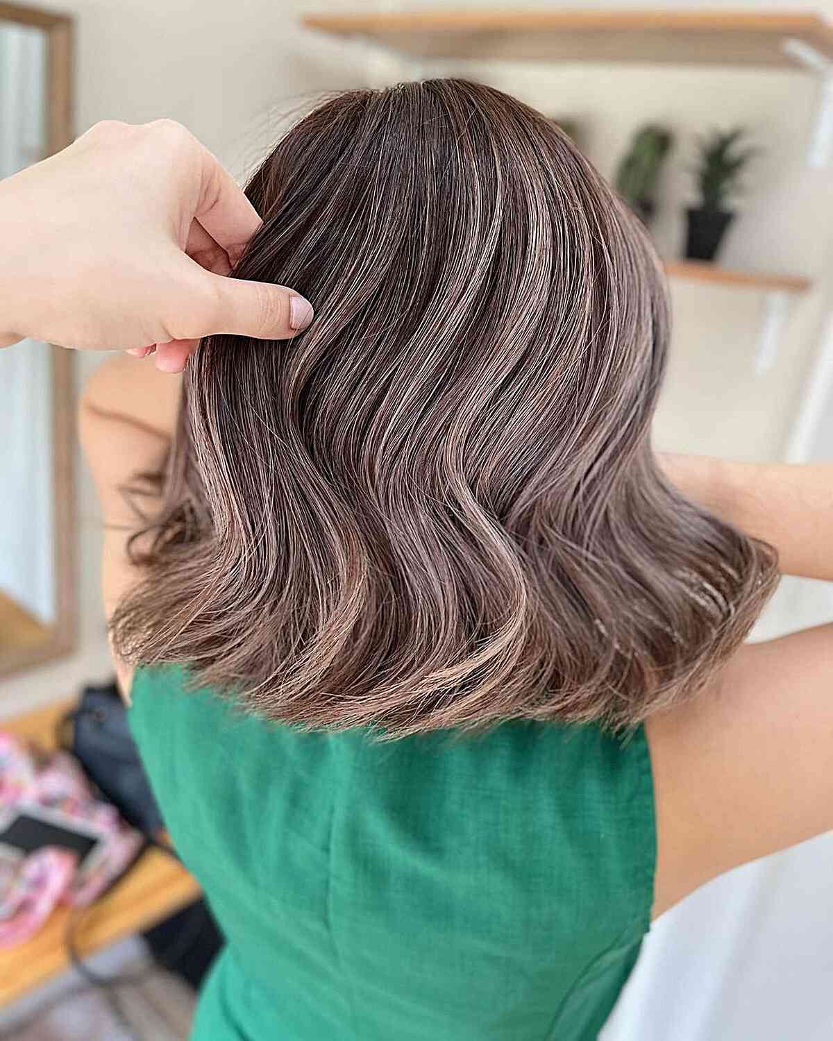 100+ Cute & Easy Shoulder-Length Haircuts for 2025