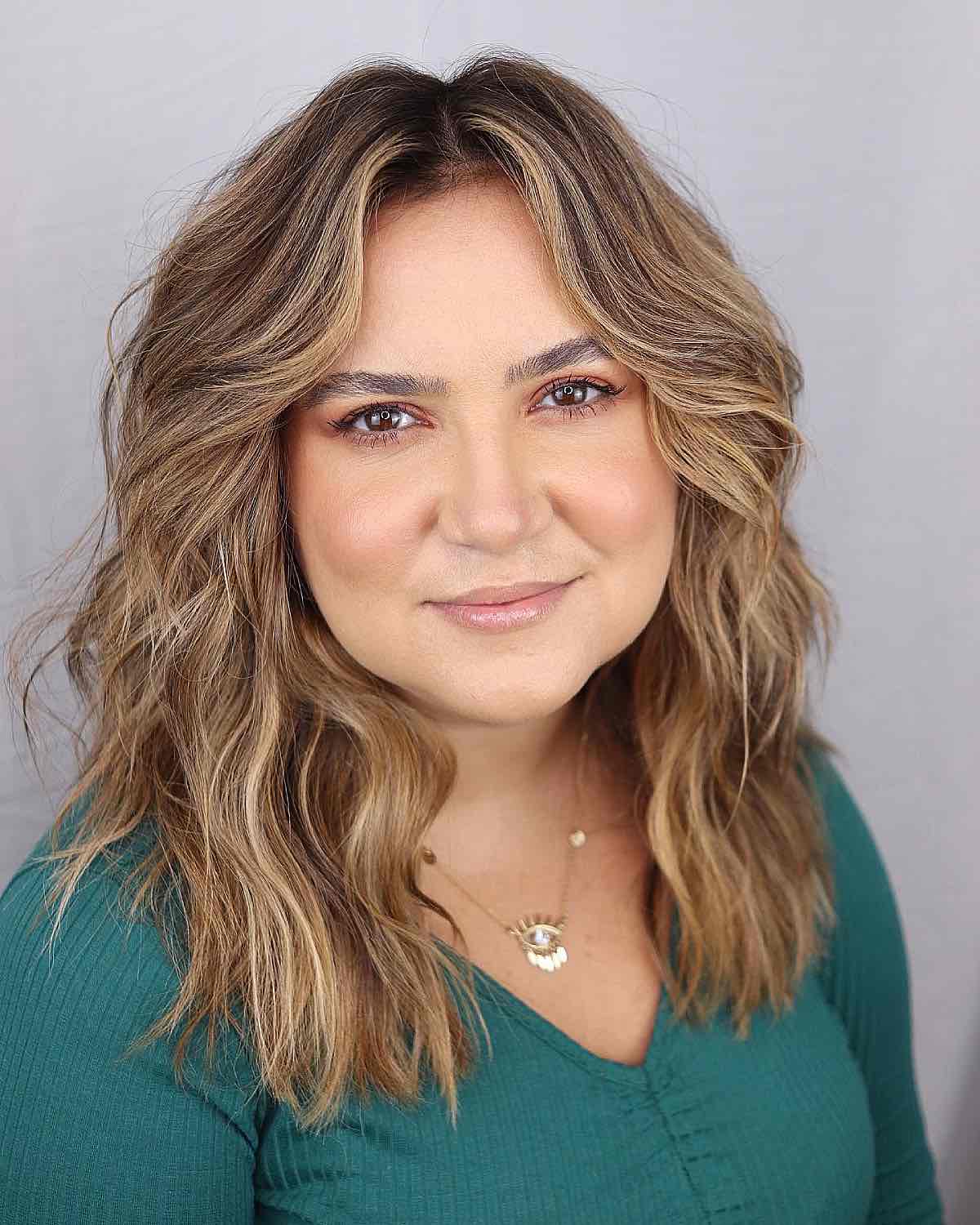 100+ Cute & Easy Shoulder-Length Haircuts for 2025