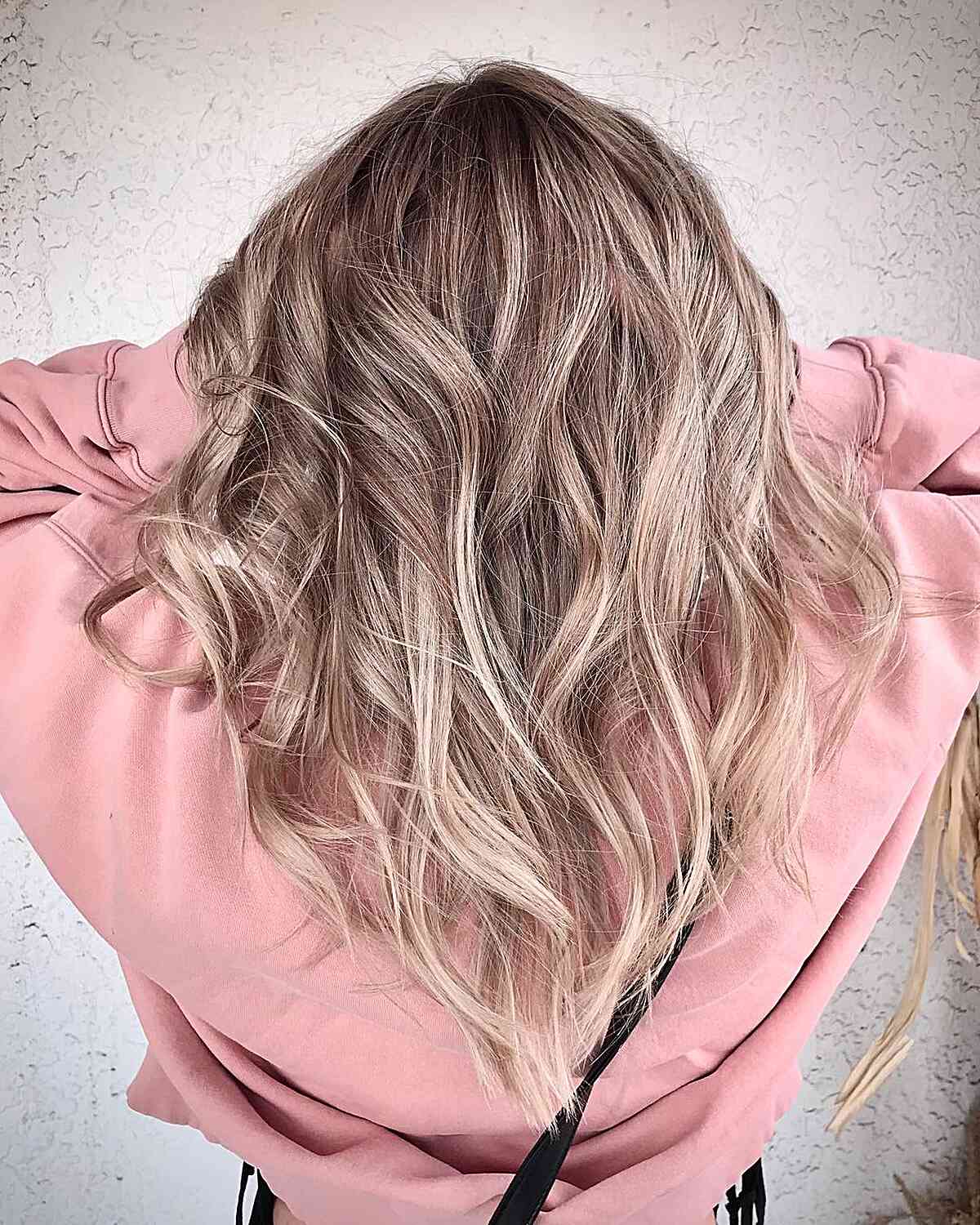 100+ Cute & Easy Shoulder-Length Haircuts for 2025