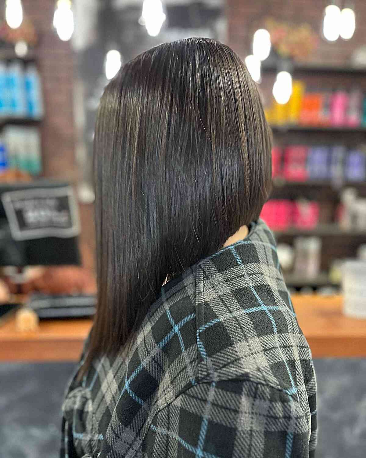 100+ Cute & Easy Shoulder-Length Haircuts for 2025