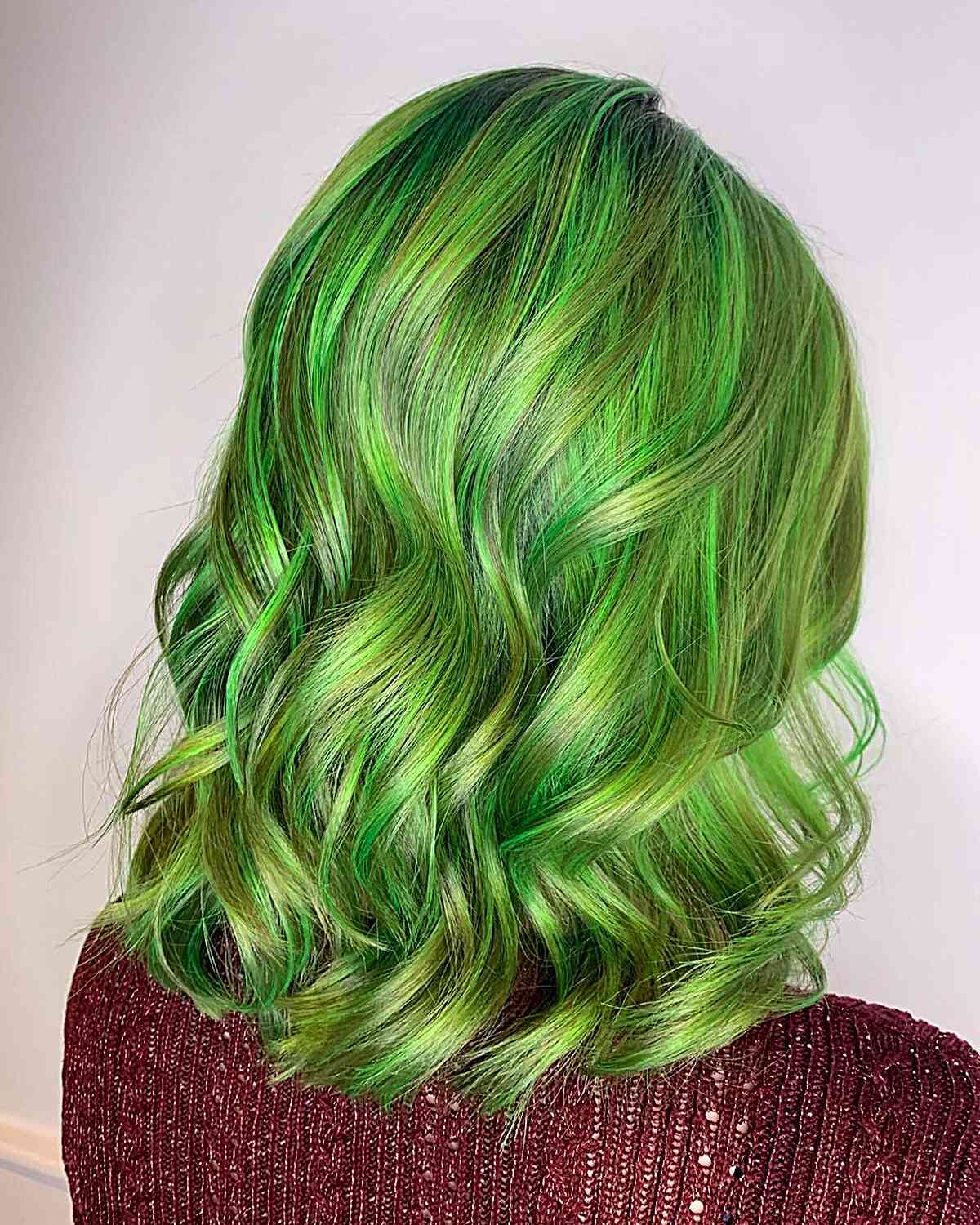 100+ Cute & Easy Shoulder-Length Haircuts for 2025