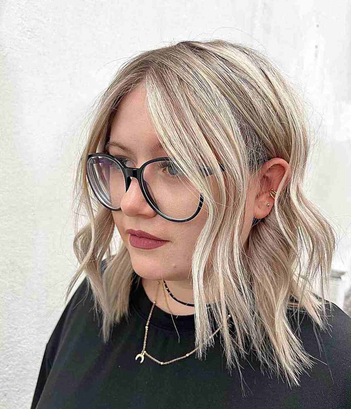 100+ Cute & Easy Shoulder-Length Haircuts for 2025