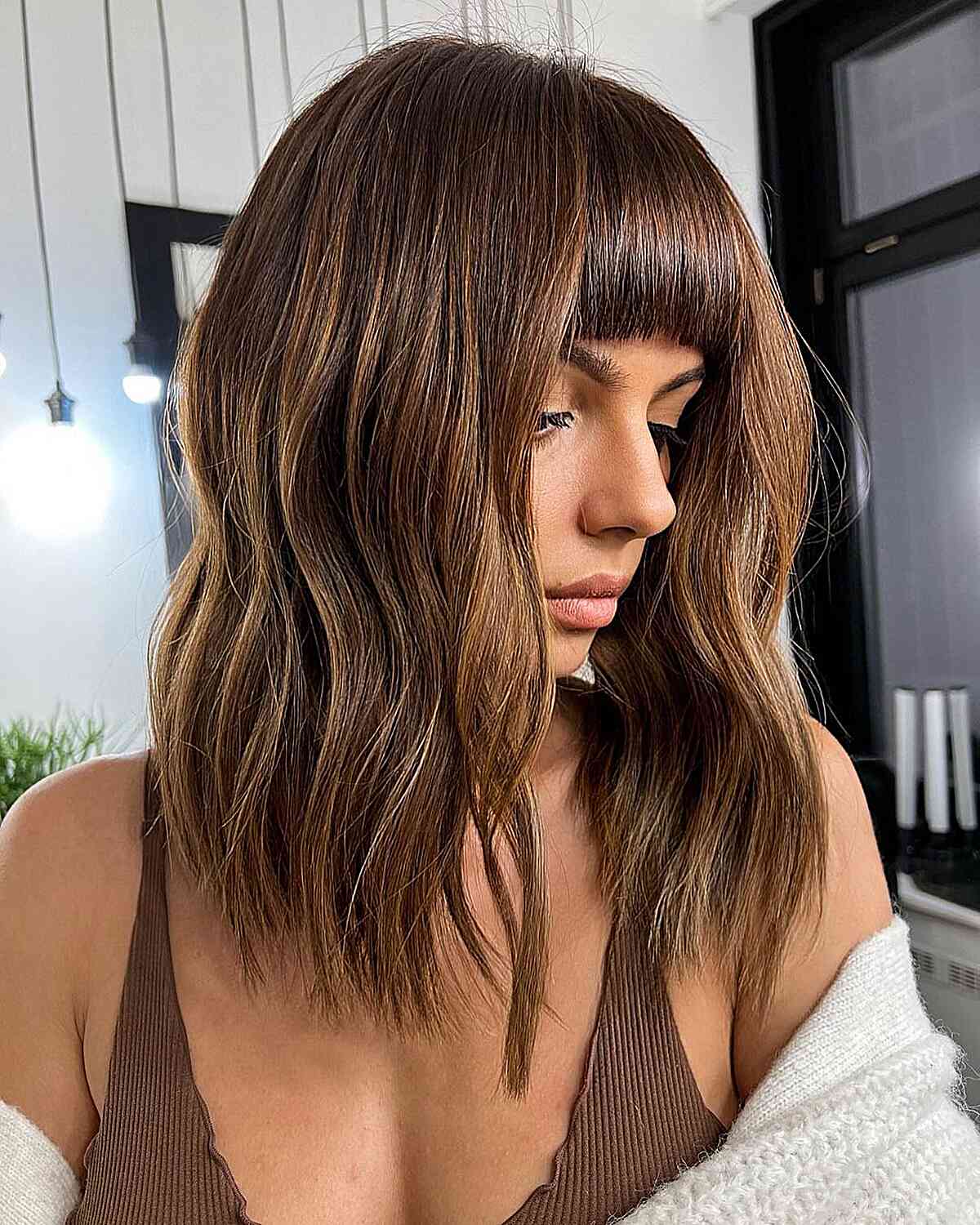100+ Cute & Easy Shoulder-Length Haircuts for 2025