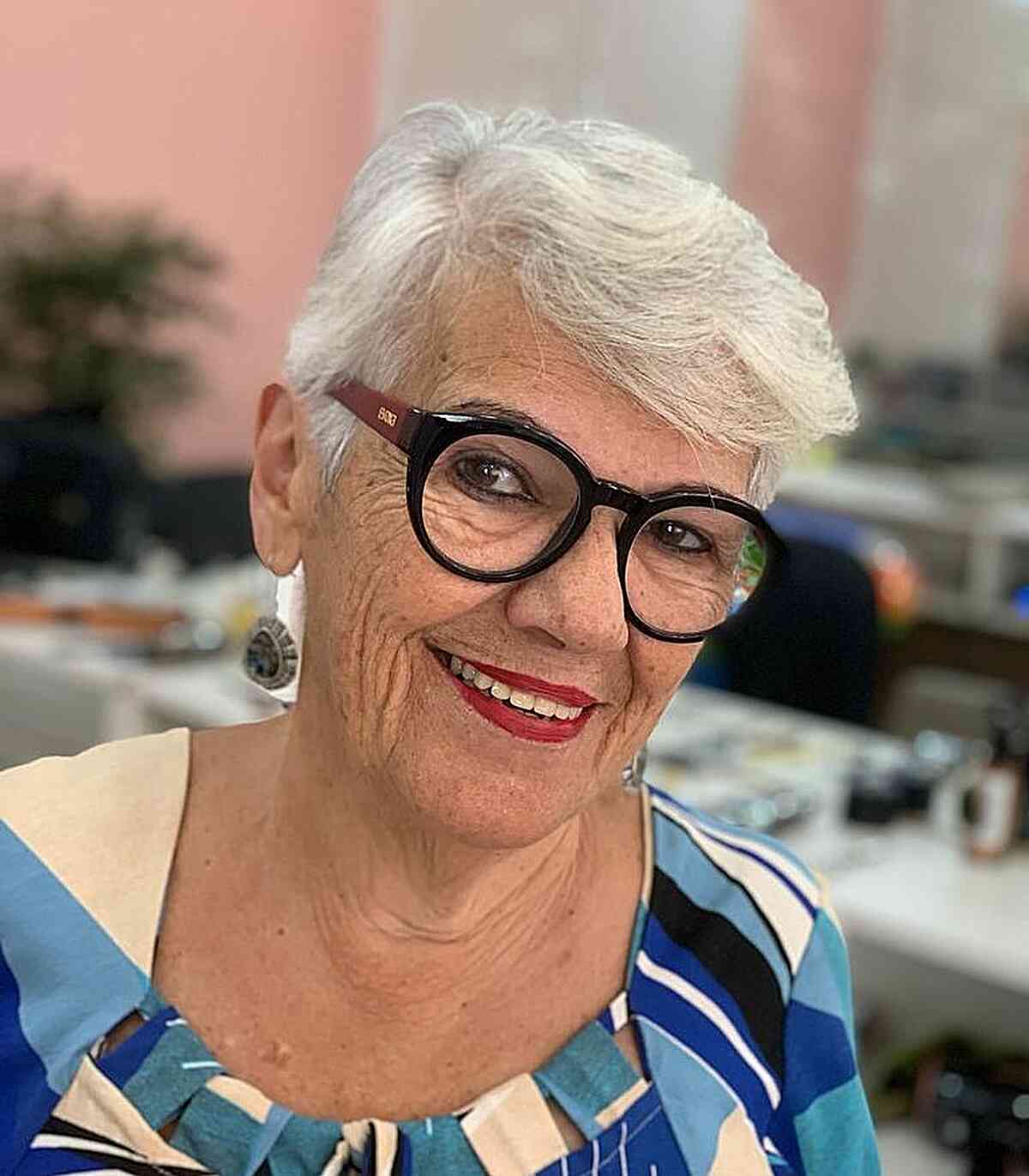 32 Perfect Pixie Cuts for Women Over 60 With Glasses
