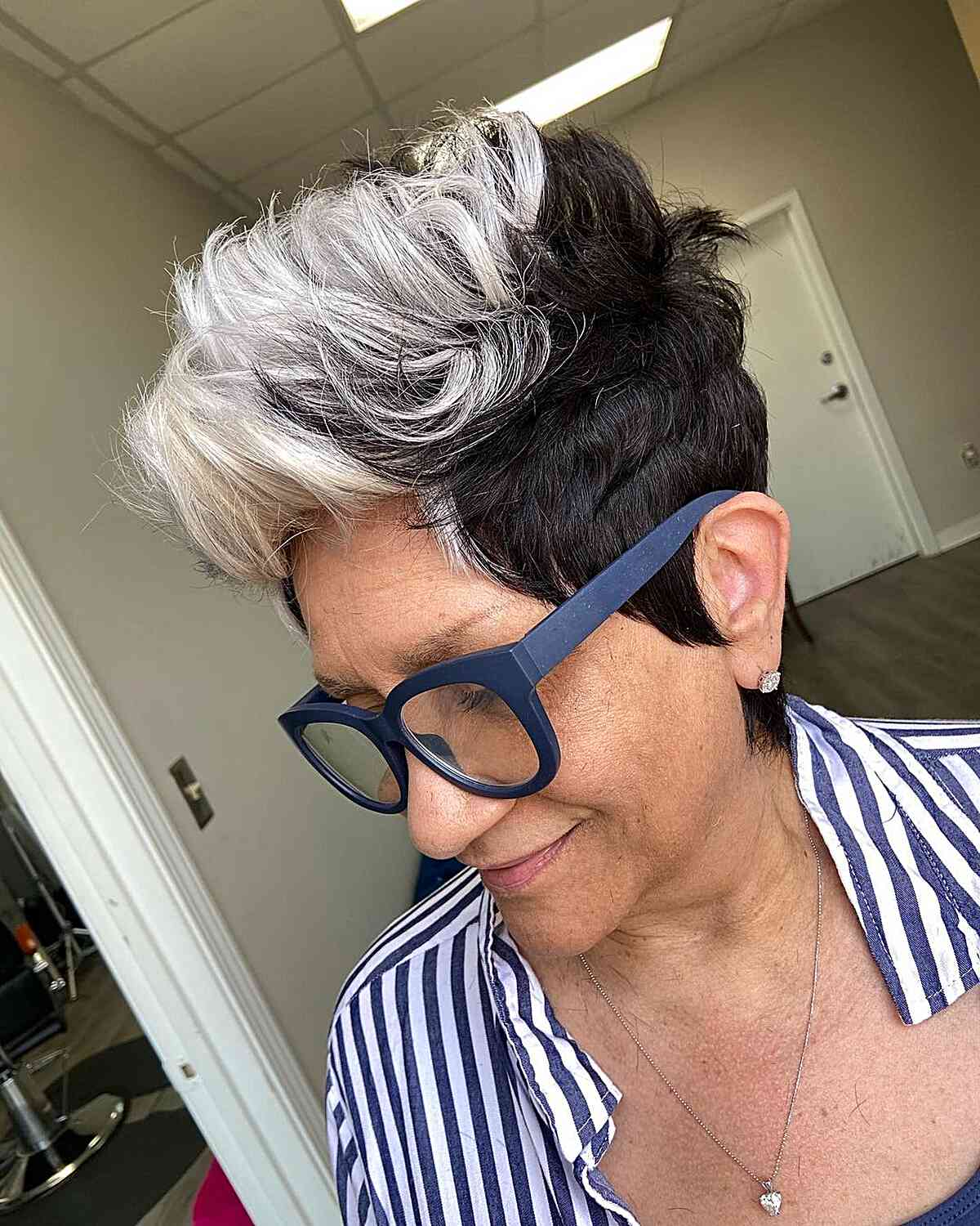 32 Perfect Pixie Cuts for Women Over 60 With Glasses