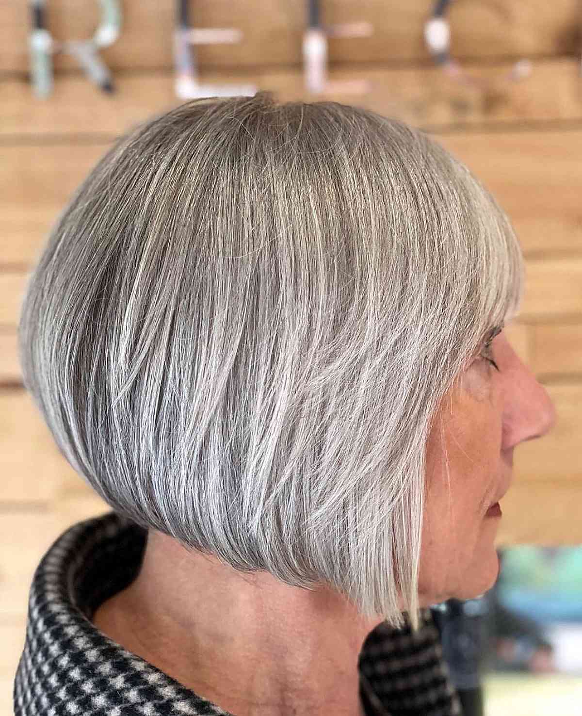 38 Gorgeous Short Hairstyles for Women In Their 60s with Grey Hair