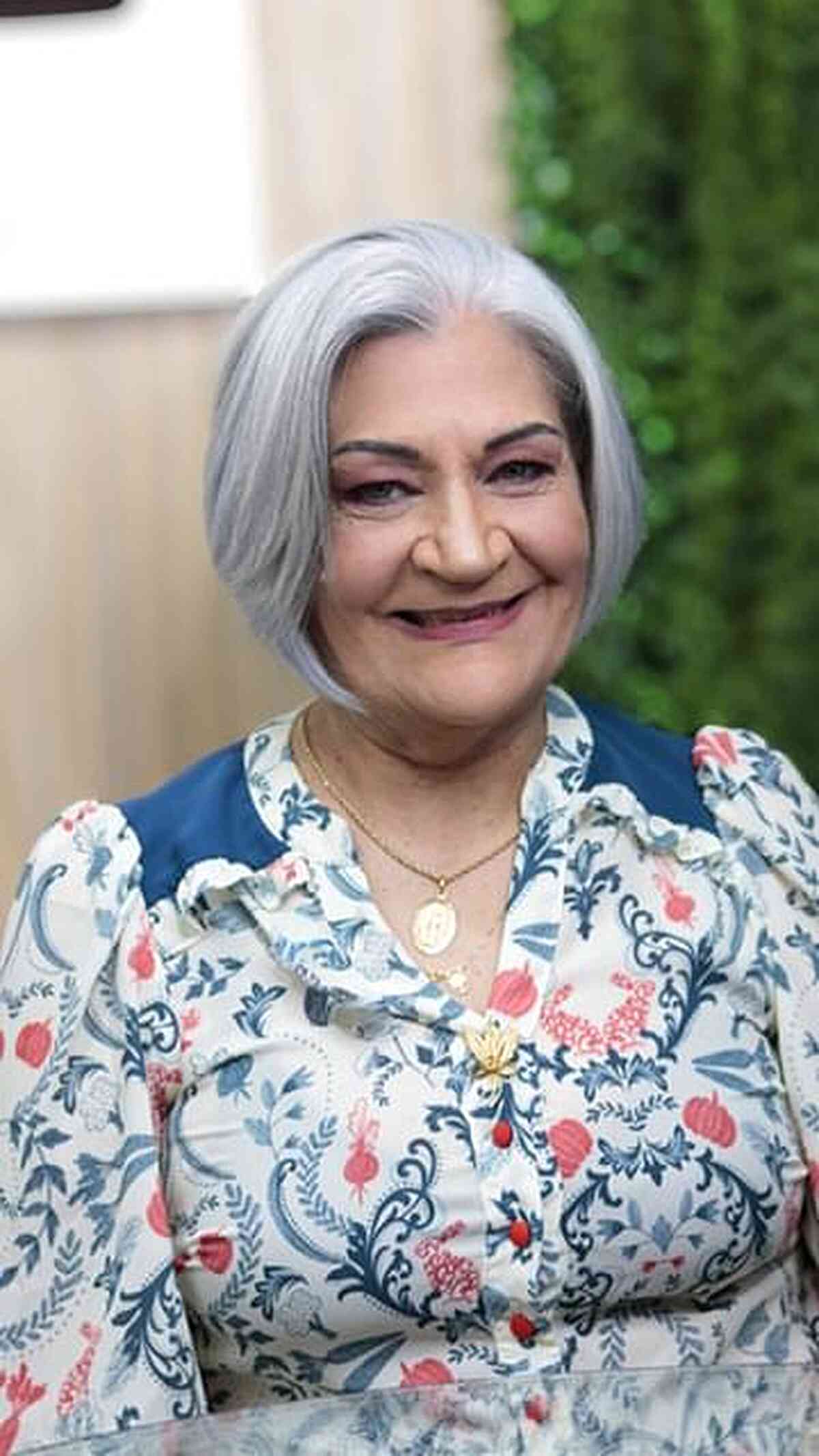 38 Gorgeous Short Hairstyles for Women In Their 60s with Grey Hair