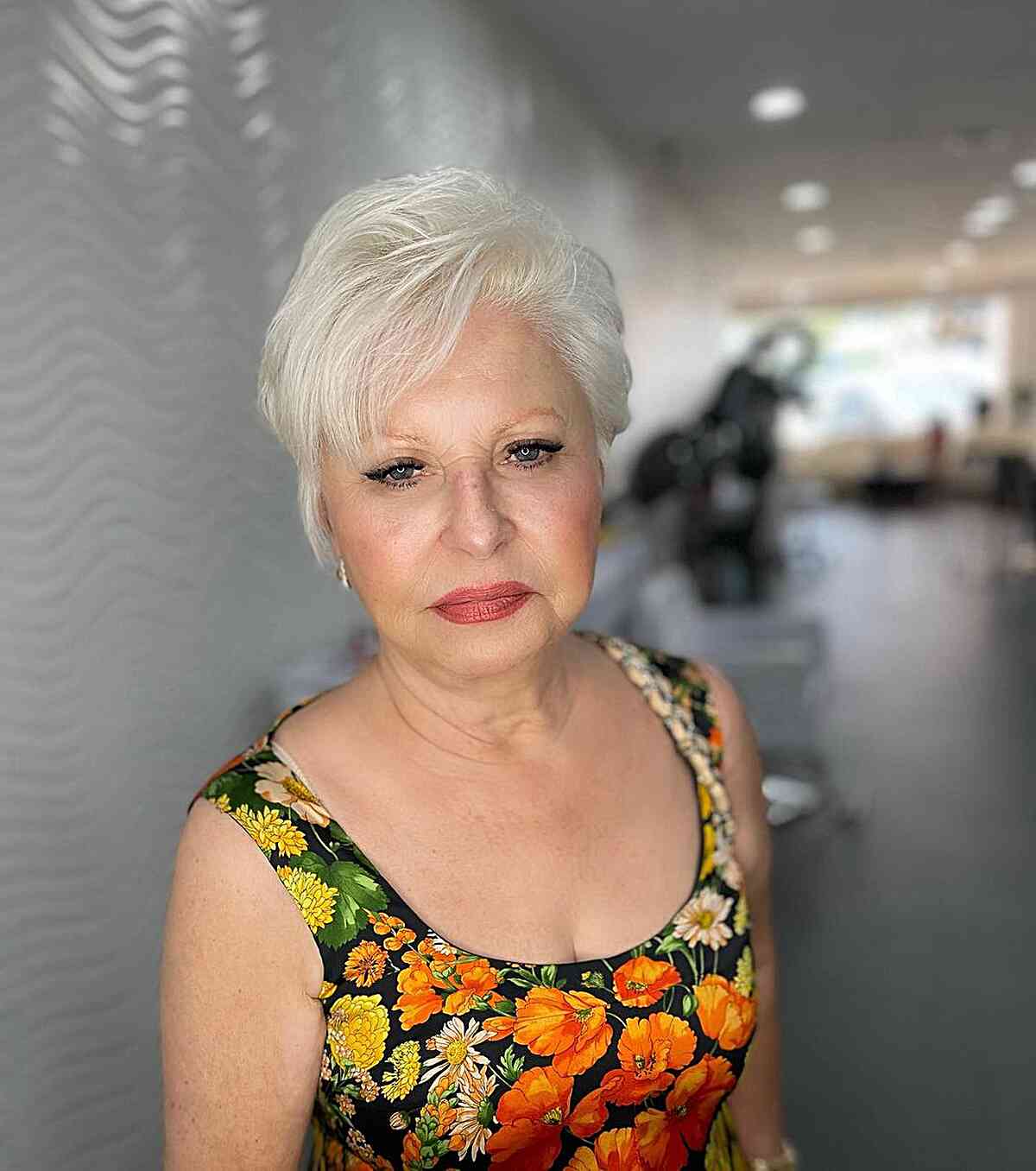 38 Gorgeous Short Hairstyles for Women In Their 60s with Grey Hair