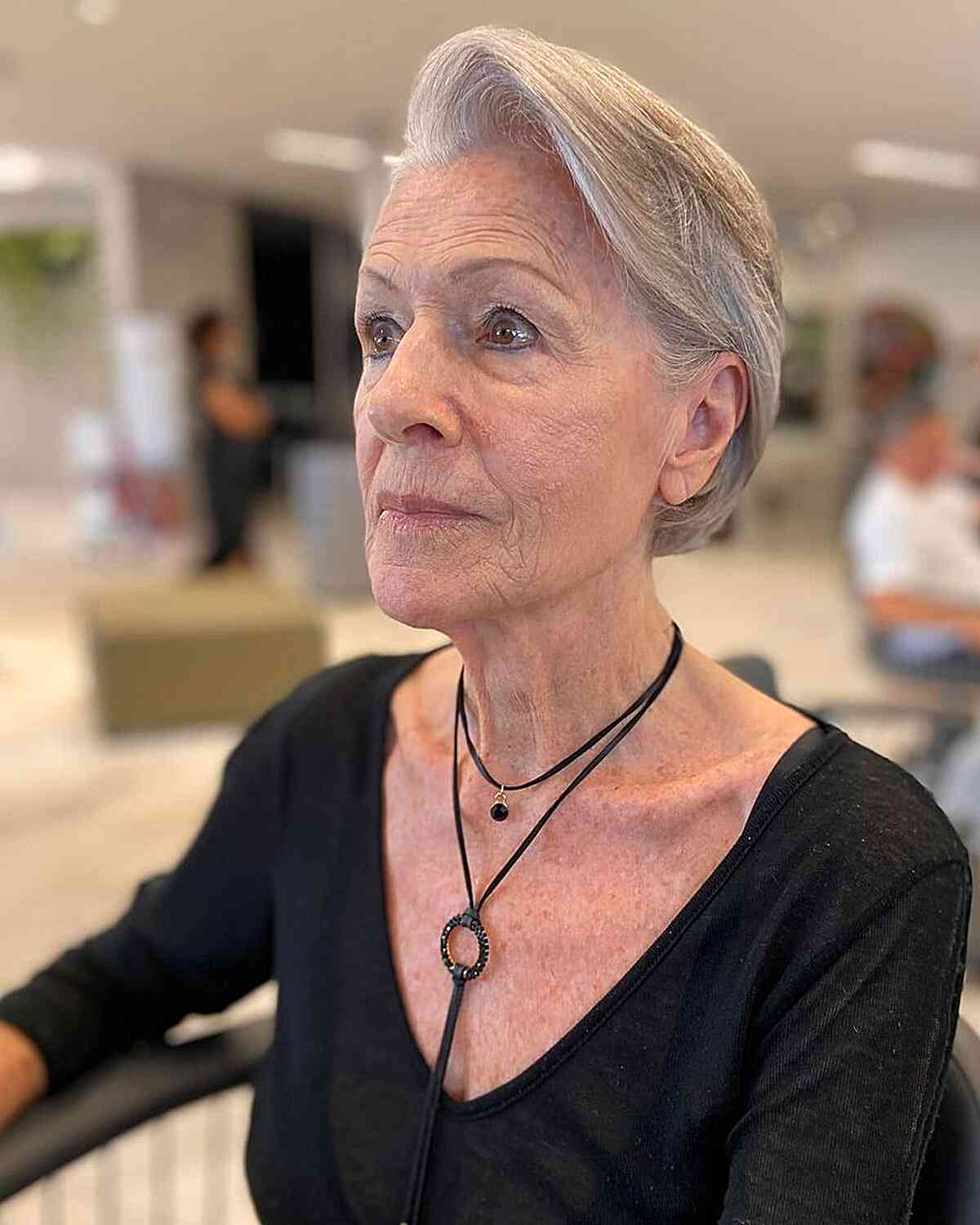 38 Gorgeous Short Hairstyles for Women In Their 60s with Grey Hair